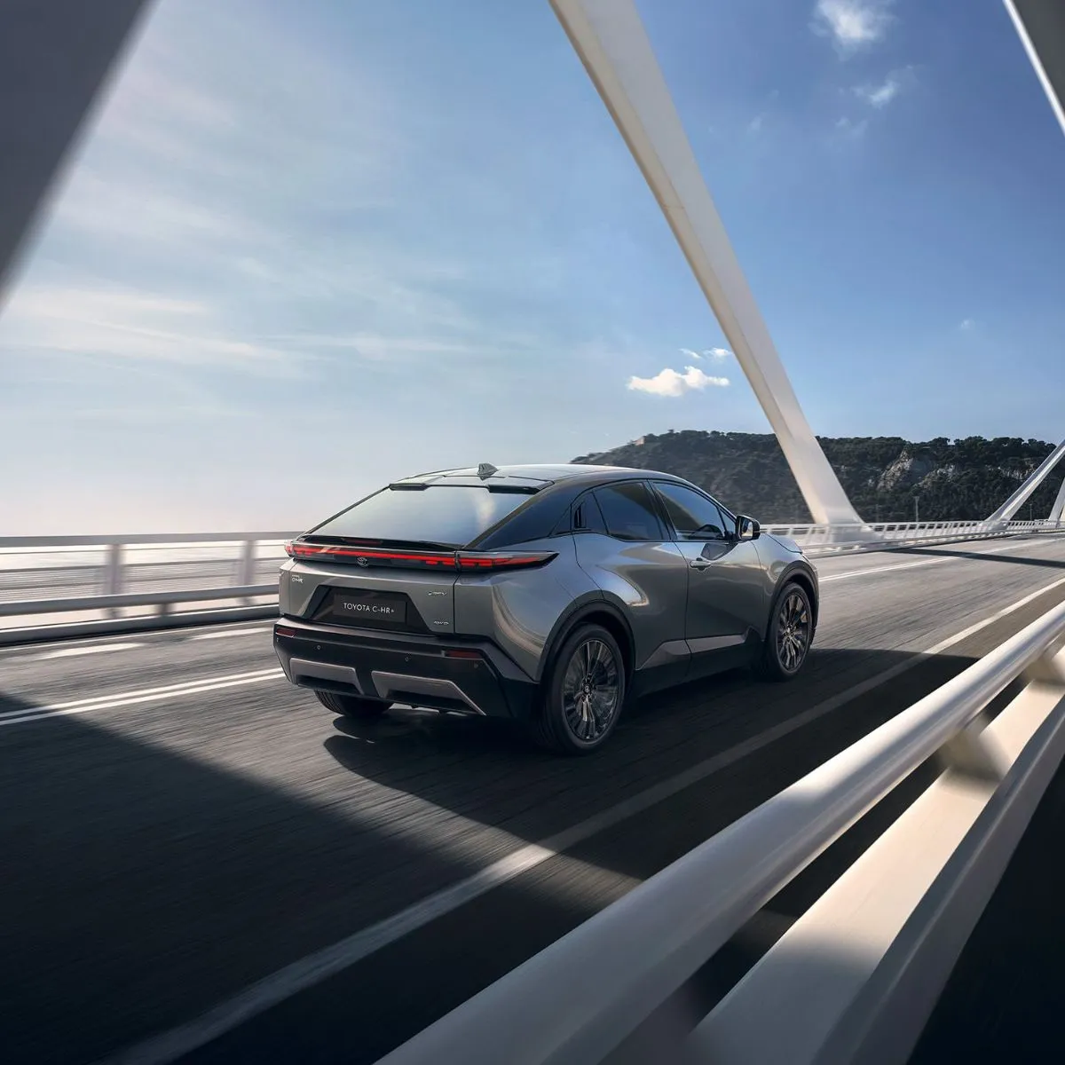 Toyota C-hr Plus, Polsko — foto 2 z 4