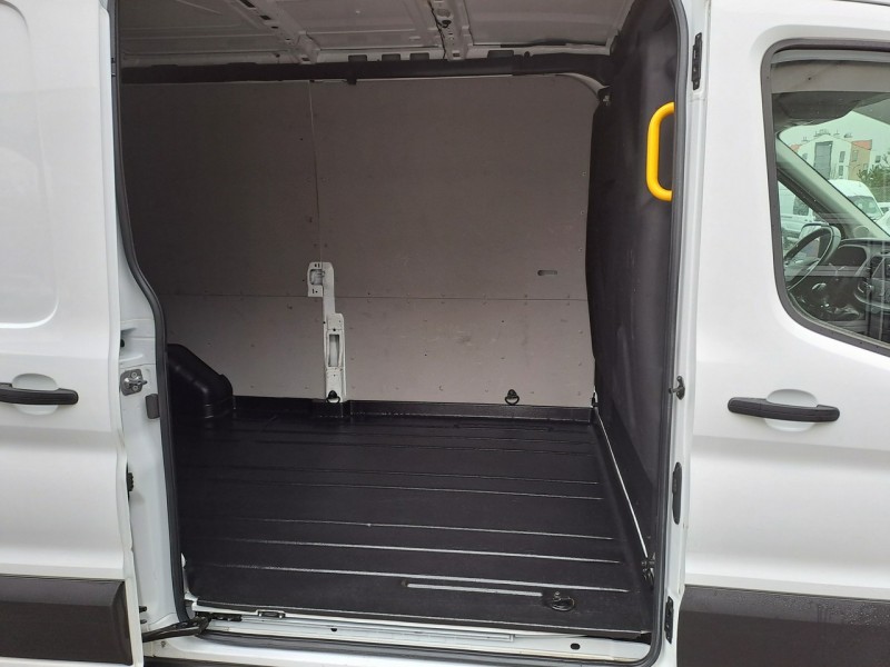 Ford Transit 2.0 TD 2,0TD manuál rok 2021, 111 800 km, Polsko — foto 13 z 17