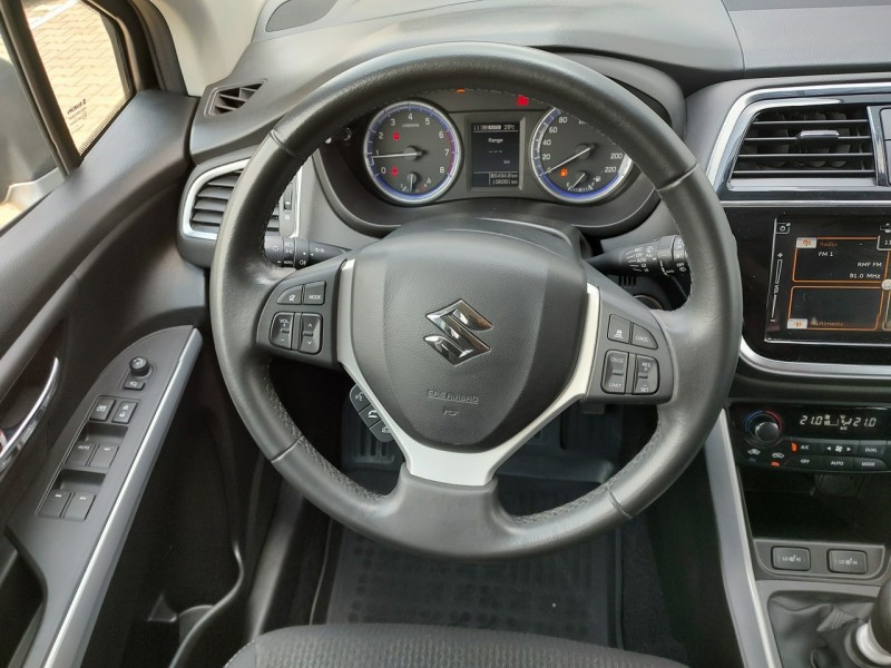 Suzuki SX4 1.4 manuál rok 2020, 106 091 km, Polsko — foto 16 z 38