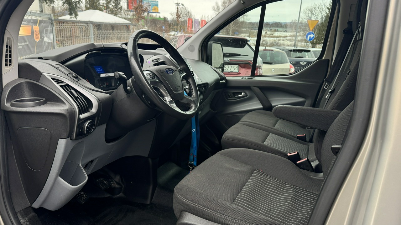 Ford Transit Custom 92 kW manuál rok 2015, 250 000 km, Polsko — foto 7 z 39
