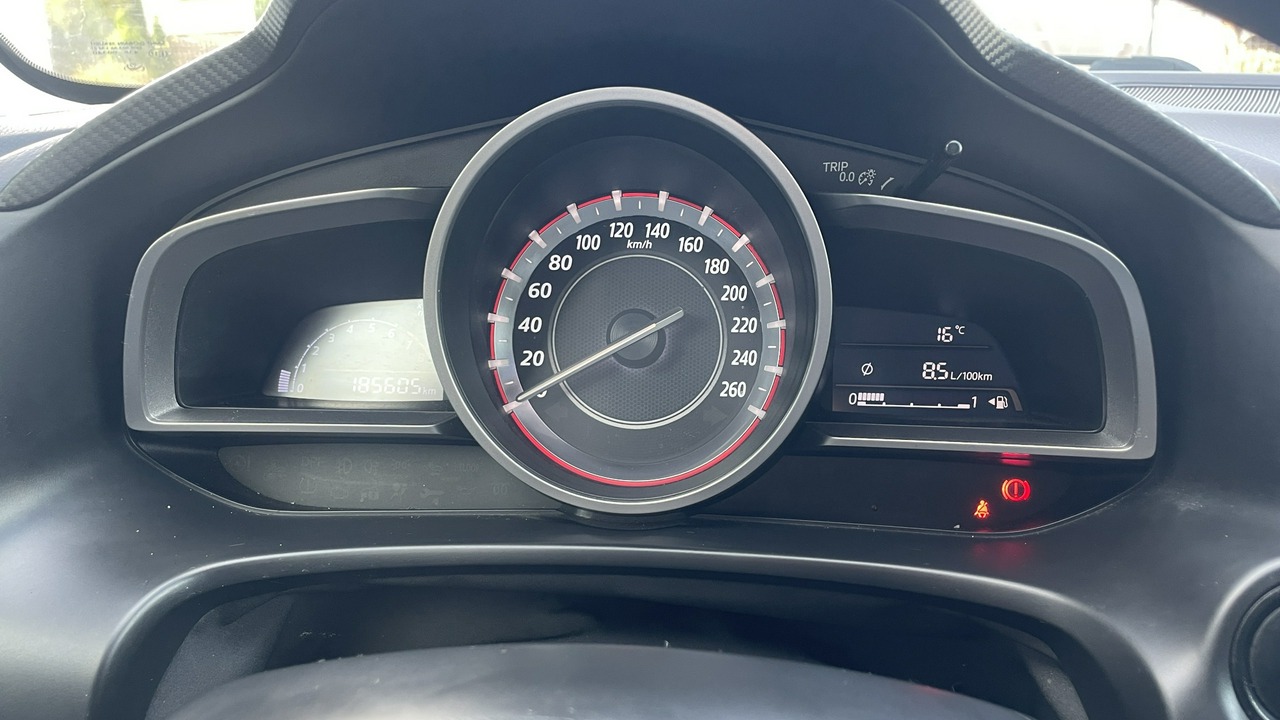 Mazda 3 88 kW manuál rok 2015, 180 000 km, Polsko — foto 12 z 23