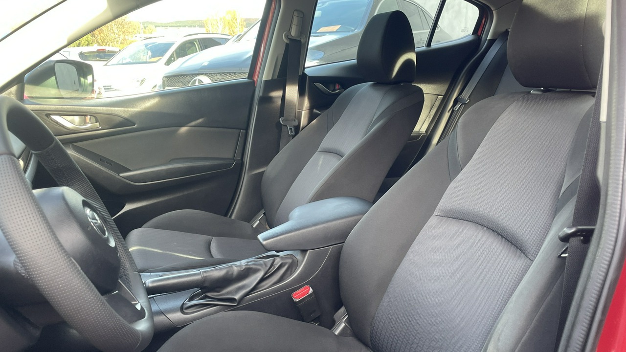 Mazda 3 88 kW manuál rok 2015, 180 000 km, Polsko — foto 7 z 23