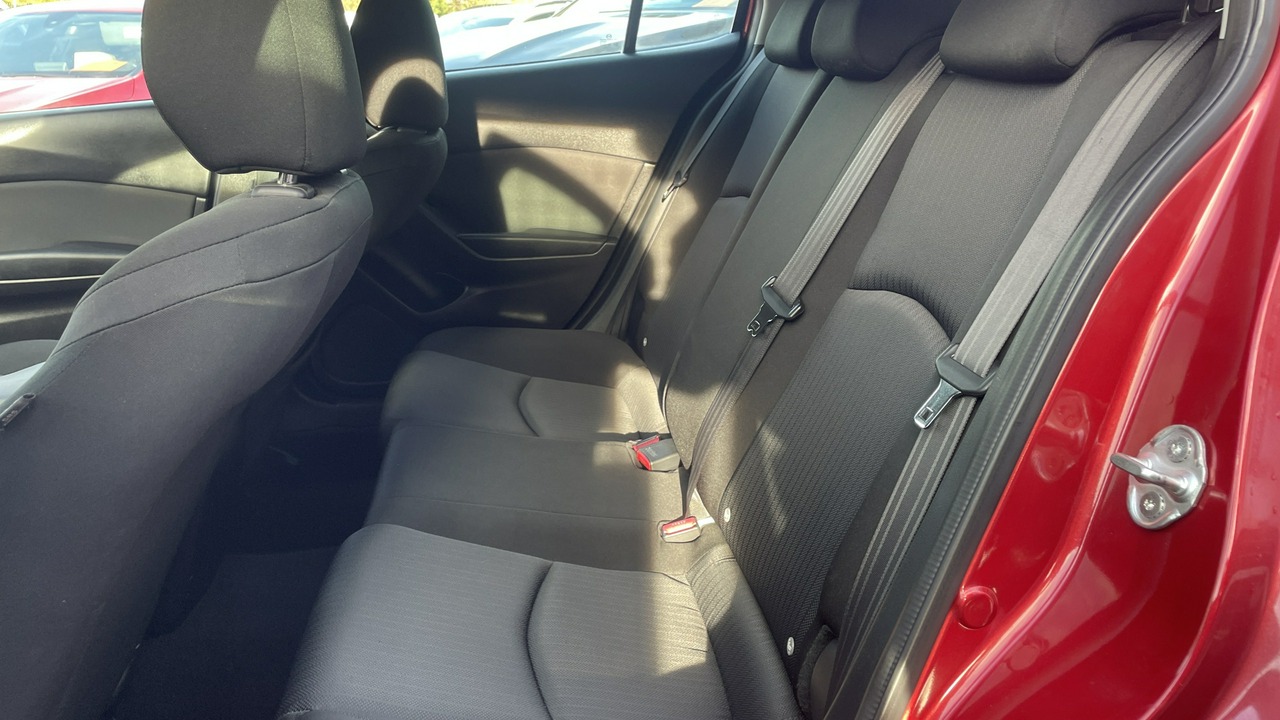 Mazda 3 88 kW manuál rok 2015, 180 000 km, Polsko — foto 9 z 23