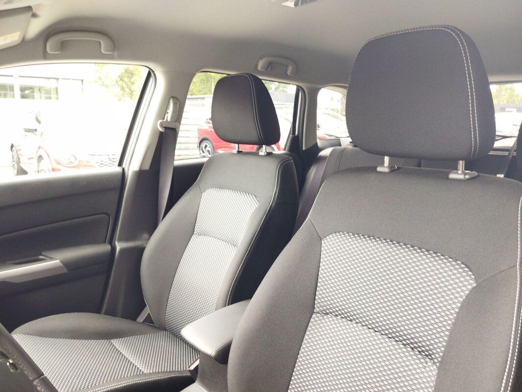 Suzuki Vitara 1.4 81 kW manuál rok 2026, 110 km, Polsko — foto 4 z 60