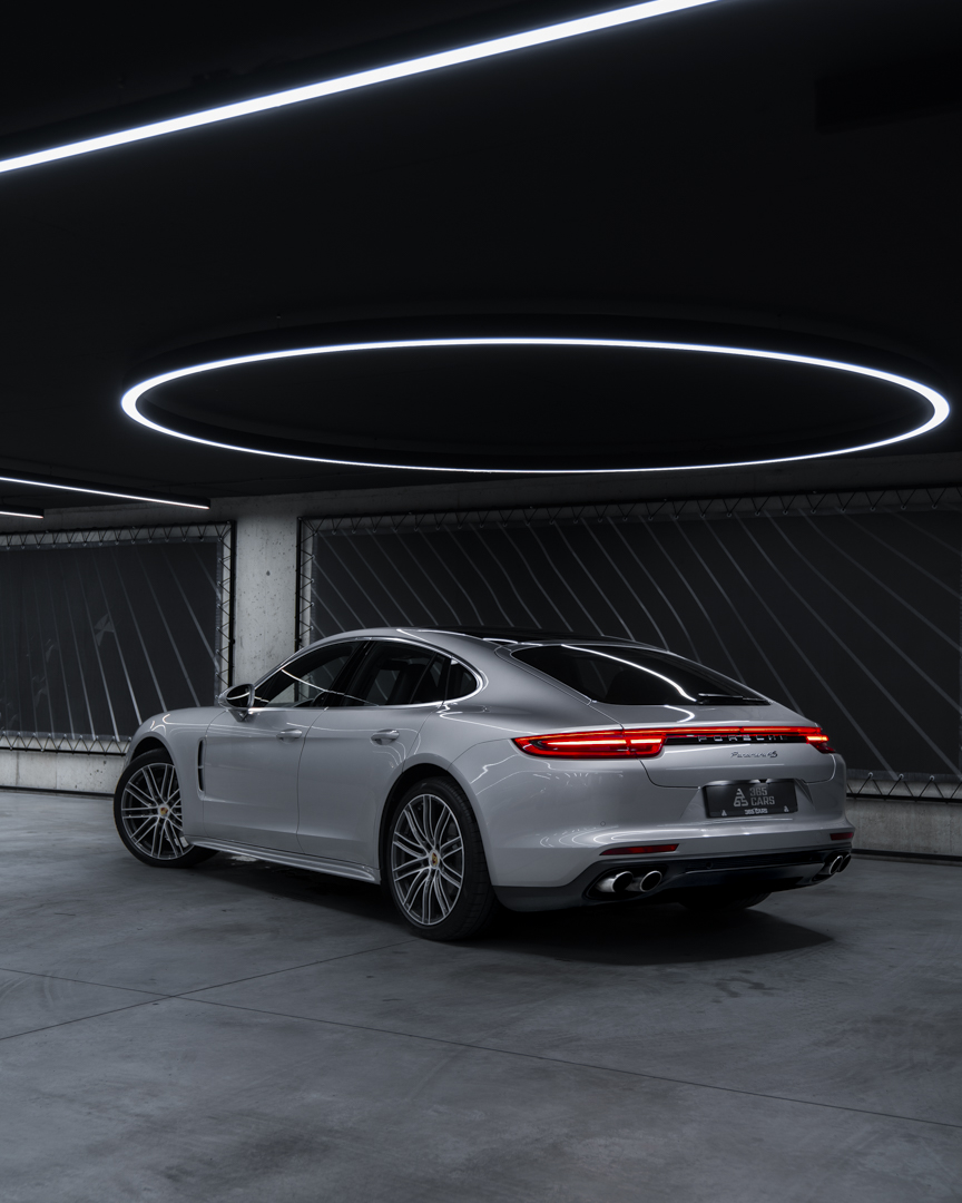 Porsche Panamera 4S, Slovensko — foto 13 z 18
