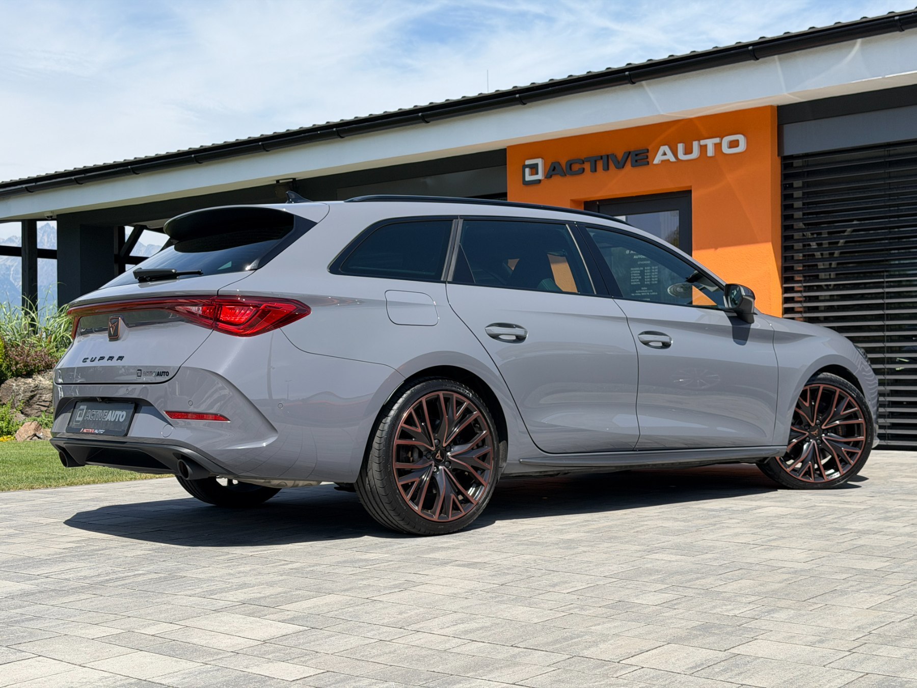 Cupra Leon St V 2.0 TSI DSG 180 kW rok 2023, 93 825 km, Slovensko — foto 8 z 55
