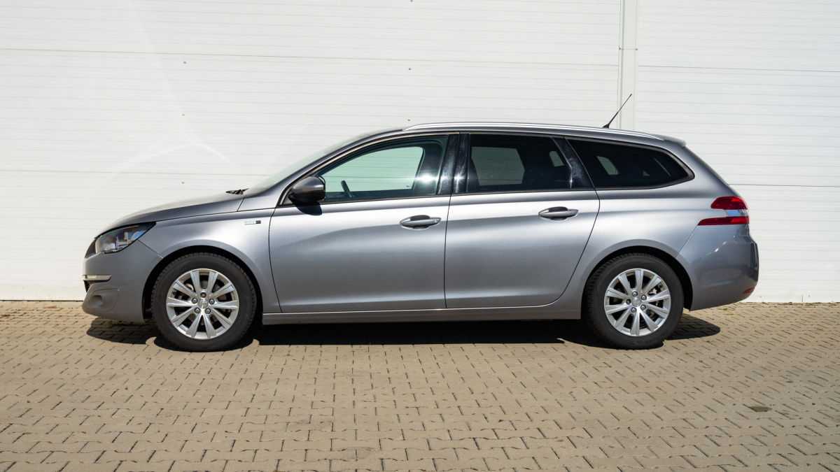 Peugeot 308 1.6 HDi 88 kW manuál rok 2016, 94 000 km, Slovensko — foto 3 z 21