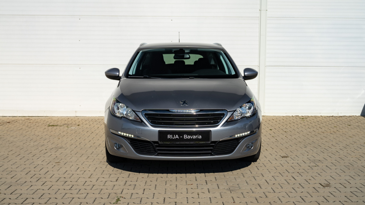 Peugeot 308 1.6 HDi 88 kW manuál rok 2016, 94 000 km, Slovensko — foto 7 z 21