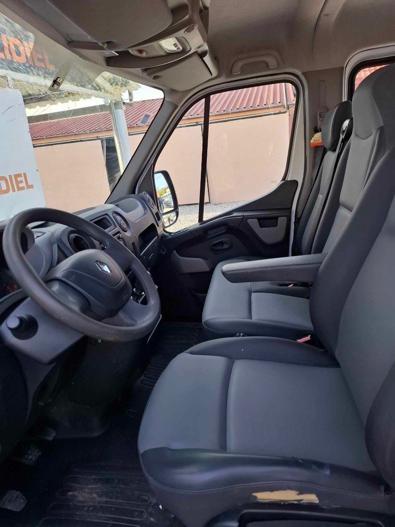 Renault Master l4h1p4 2.3 dCi 100kW manuál rok 2016, 249 500 km, Slovensko — foto 9 z 14