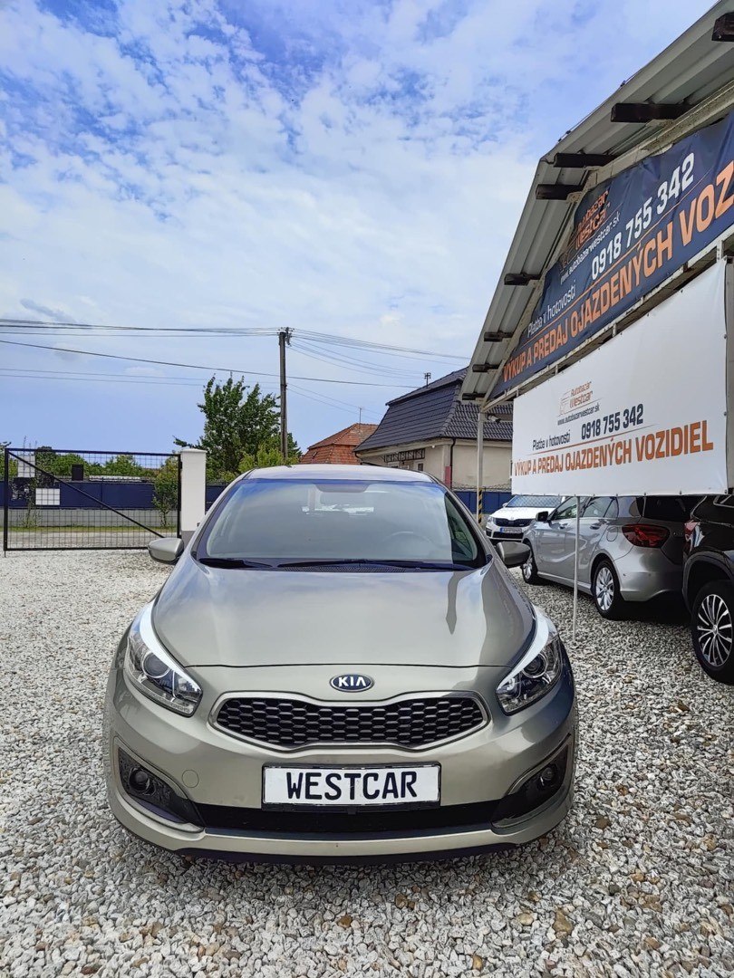 Kia Ceed 1.6 CRDi 81 kW manuál rok 2017, 92 583 km, Slovensko — foto 3 z 14