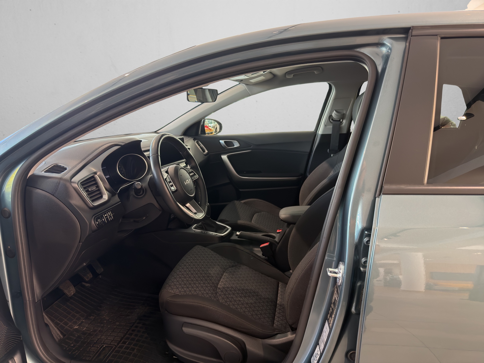 Kia Ceed 1.5 T-GDI 1,5 103kW manuál, Slovensko — foto 10 z 20