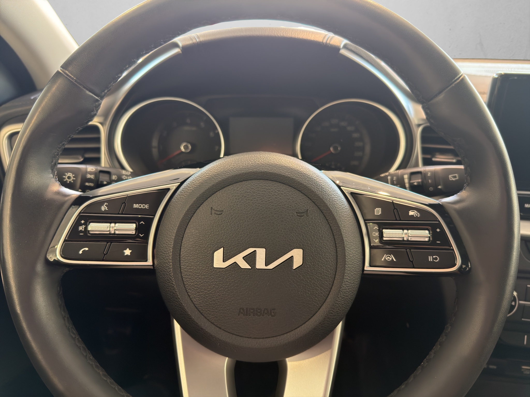 Kia Ceed 1.5 T-GDI 1,5 103kW manuál, Slovensko — foto 11 z 20