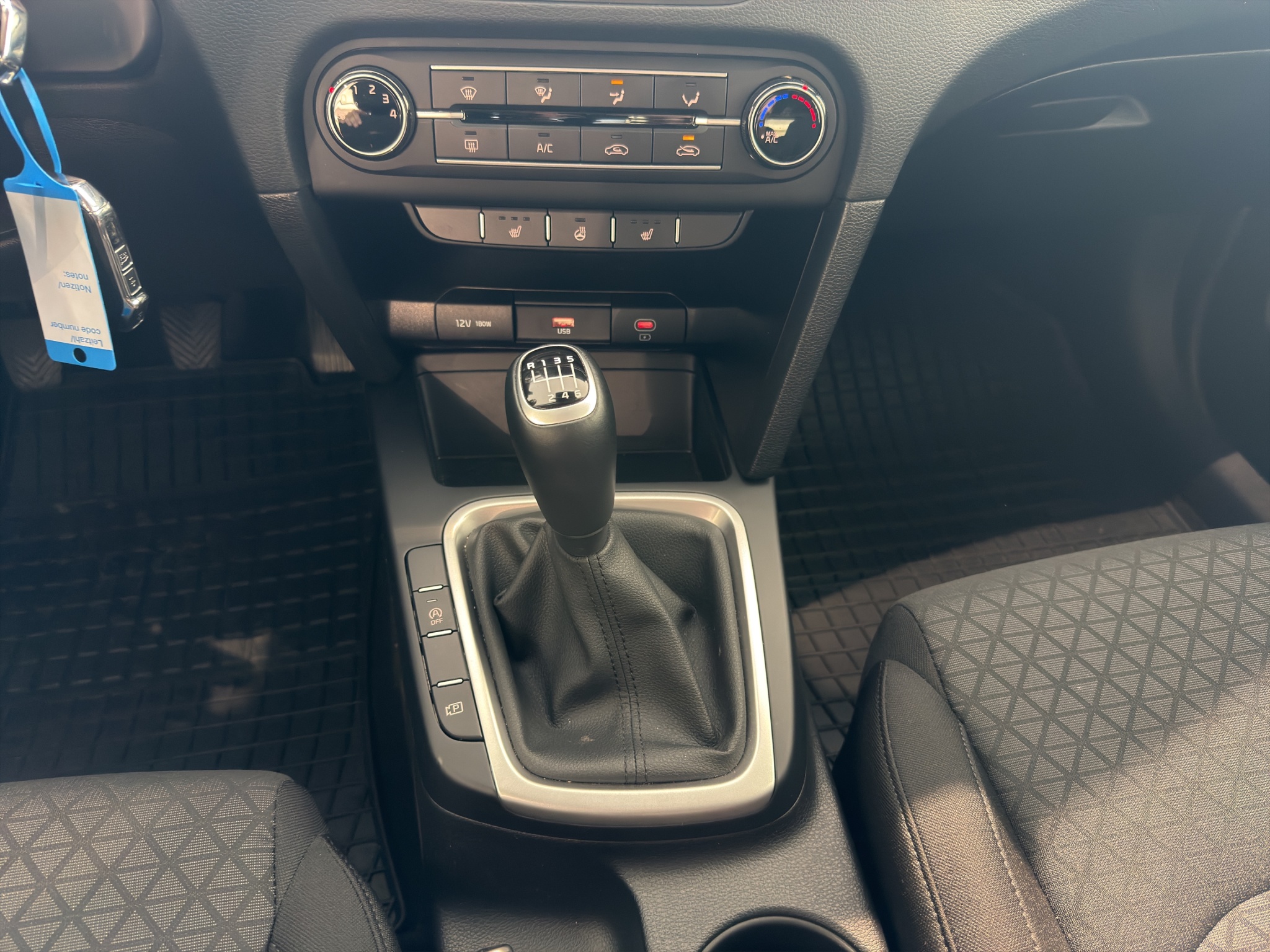 Kia Ceed 1.5 T-GDI 1,5 103kW manuál, Slovensko — foto 16 z 20