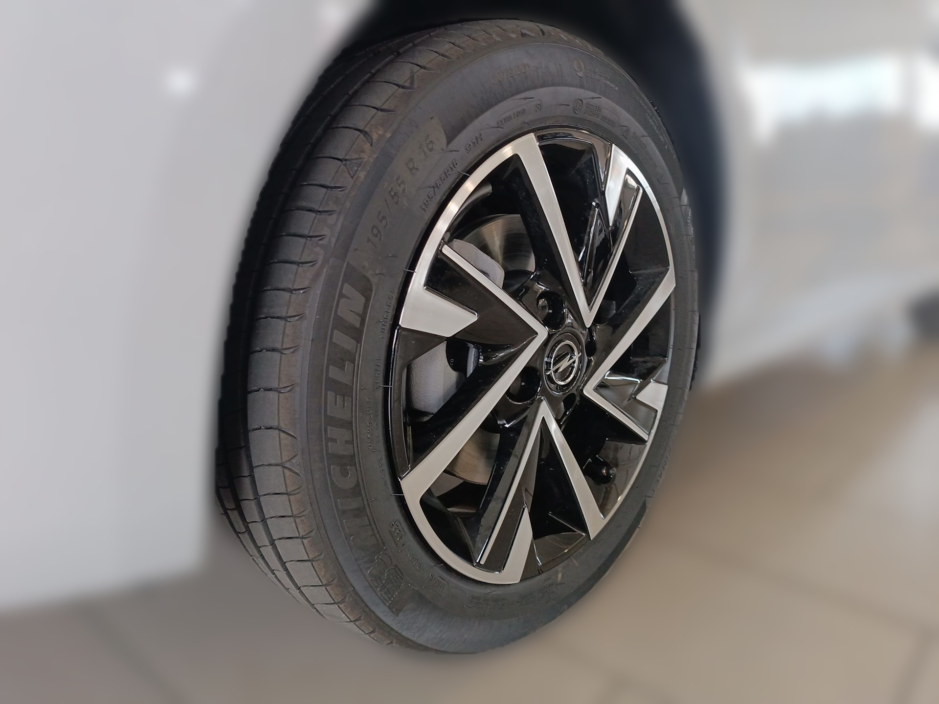 Opel Corsa Gs Hybrid 1,2 automat, Slovensko — foto 11 z 22