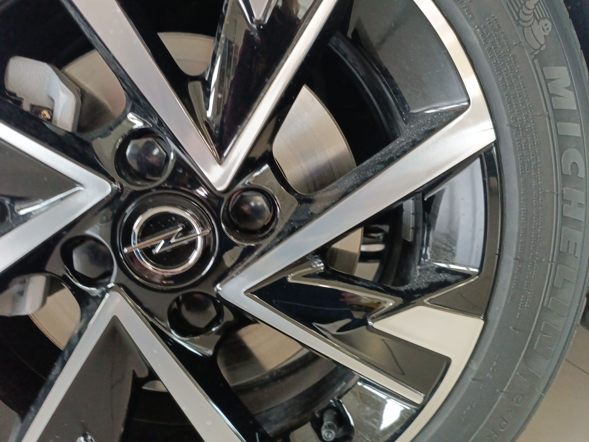 Opel Corsa Gs Hybrid 1,2 automat, Slovensko — foto 12 z 22