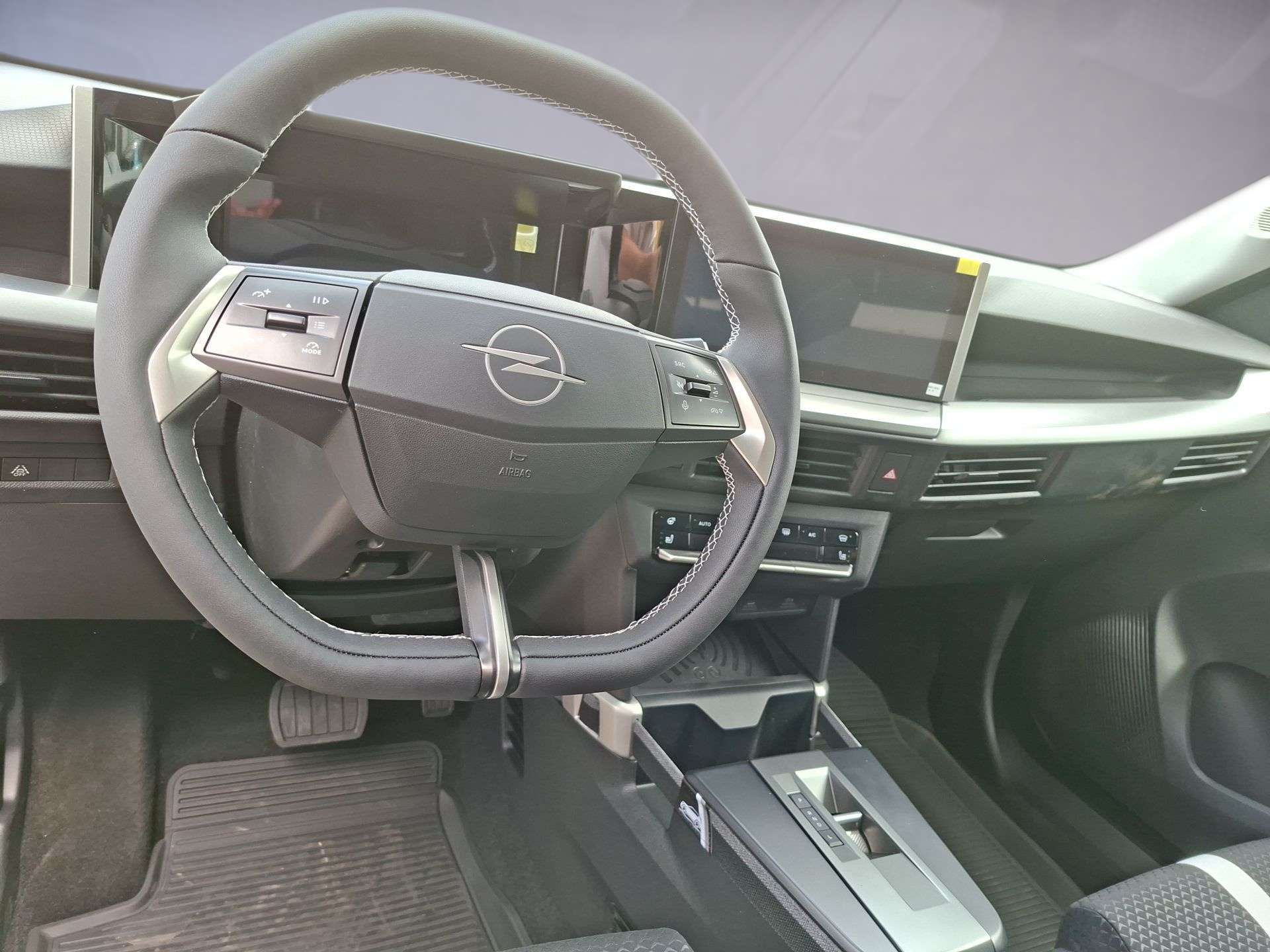 Opel Frontera Ultimate Hybrid 1,2 automat rok 2026, Slovensko — foto 9 z 9