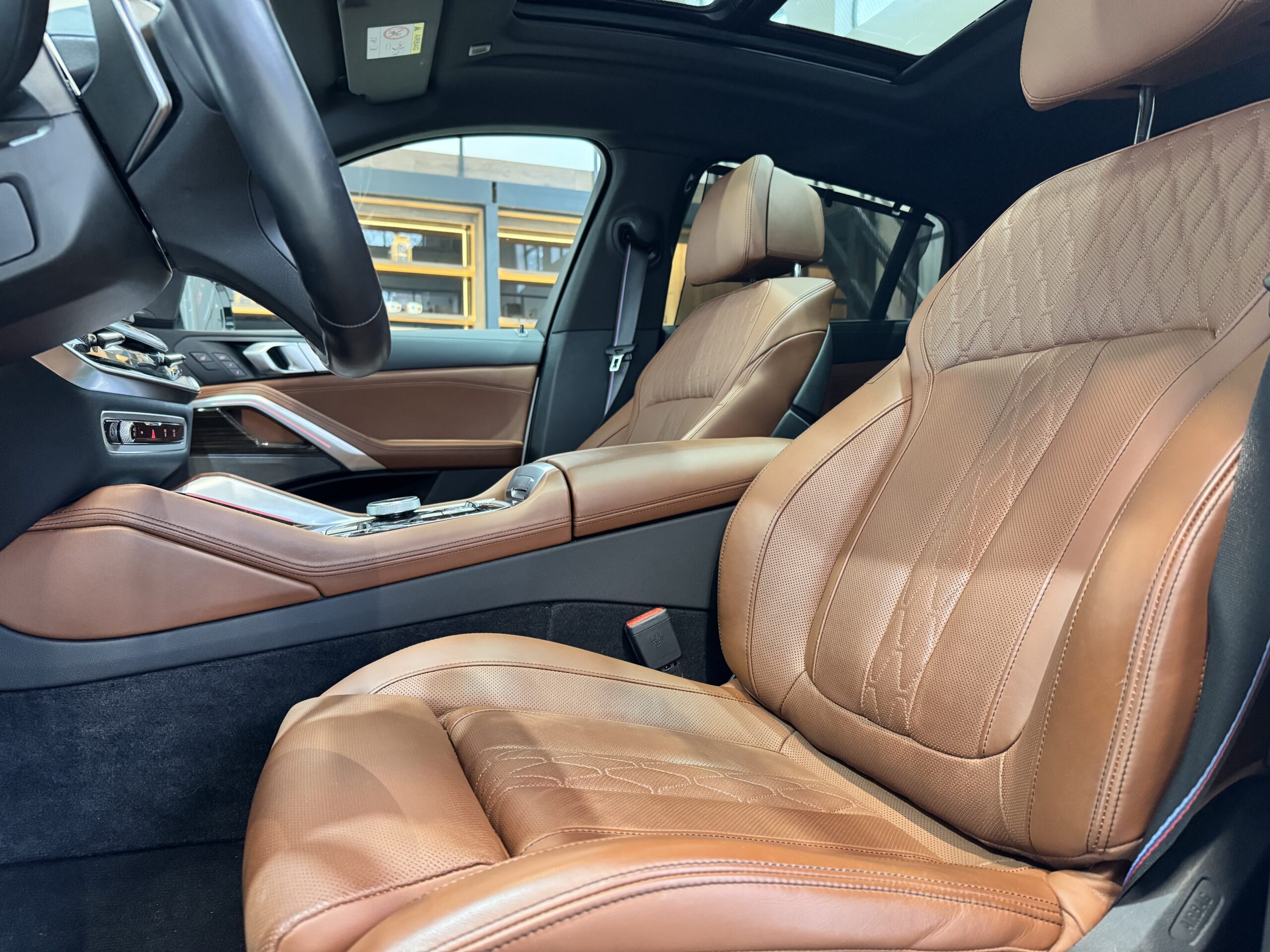 BMW x6 xDrive mHEV, Slovensko — foto 11 z 19