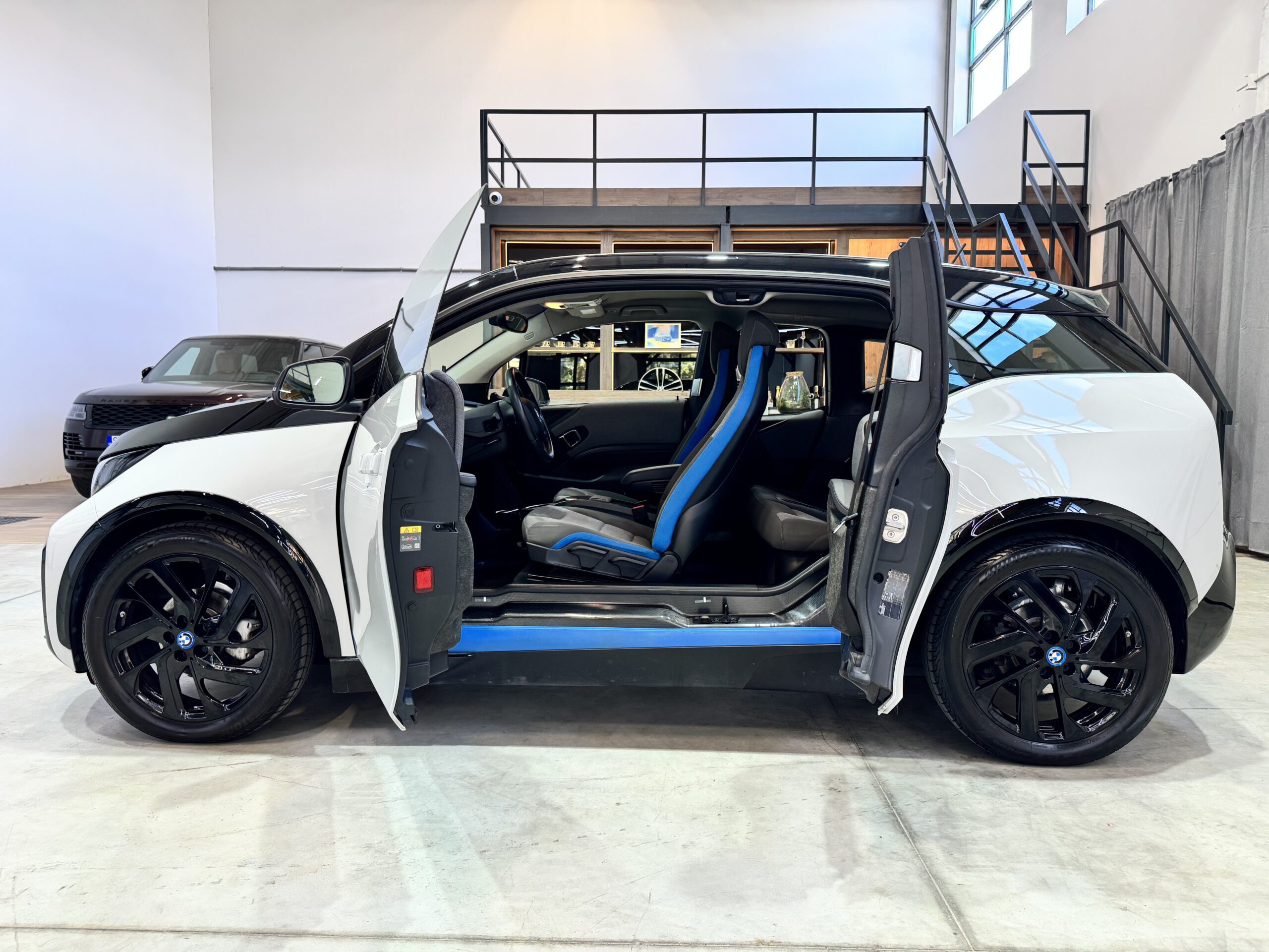 BMW i3s, Slovensko — foto 7 z 17