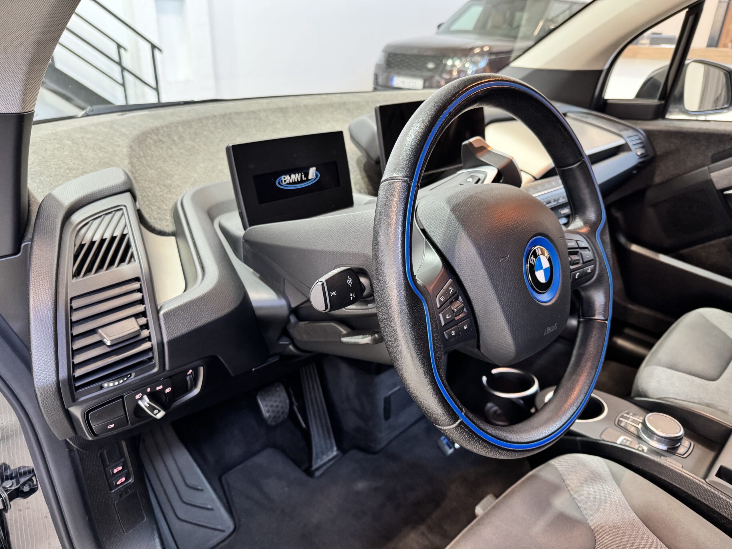BMW i3s, Slovensko — foto 9 z 17