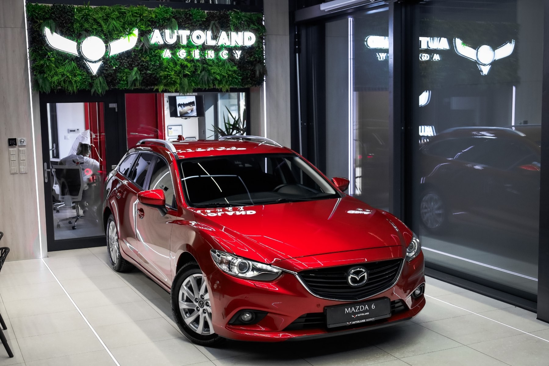 Mazda 6 2.0 121 kW automat rok 2013, Slovensko — foto 2 z 60