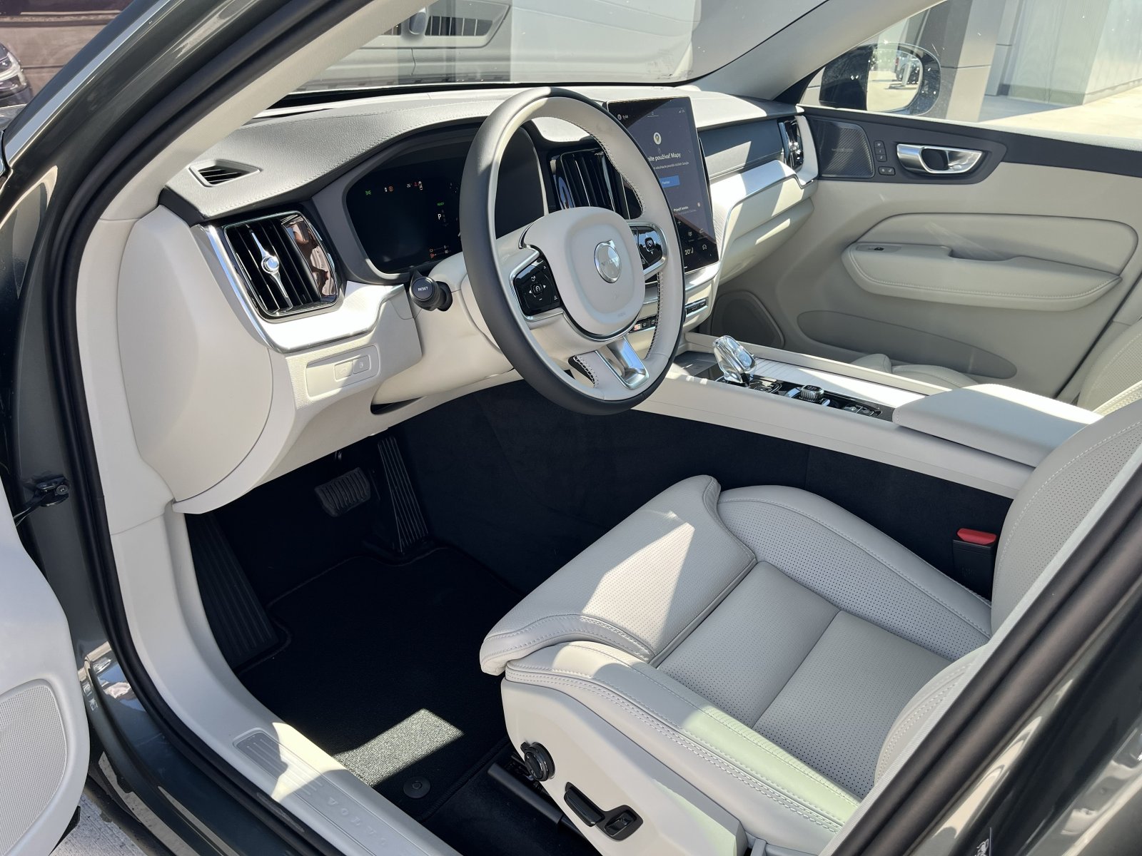 Volvo XC60 4x4 automat rok 2026, Slovensko — foto 12 z 43