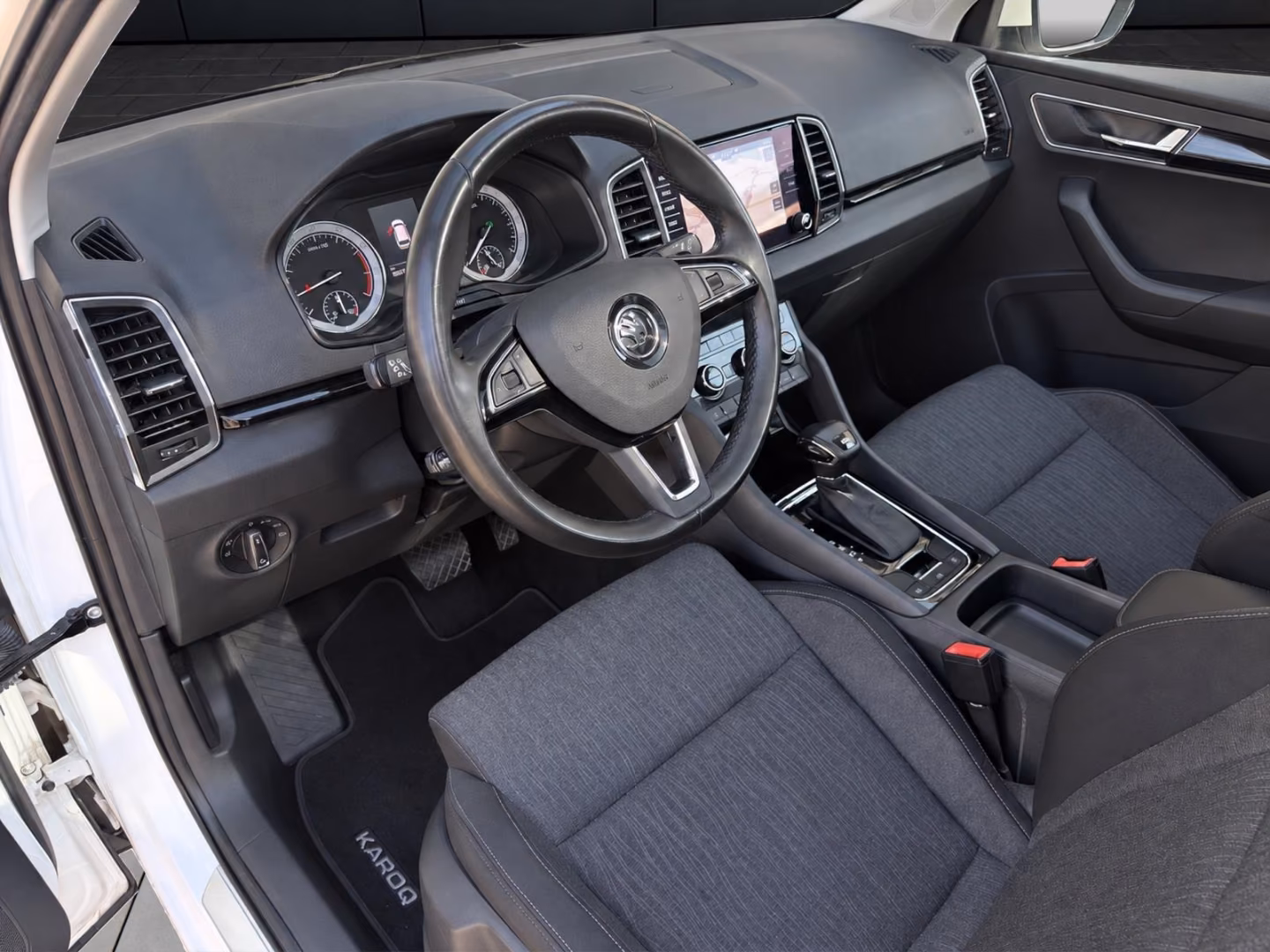Škoda Karoq 1,5 110 kW automat rok 2018, 98 574 km, Rakousko — foto 14 z 23