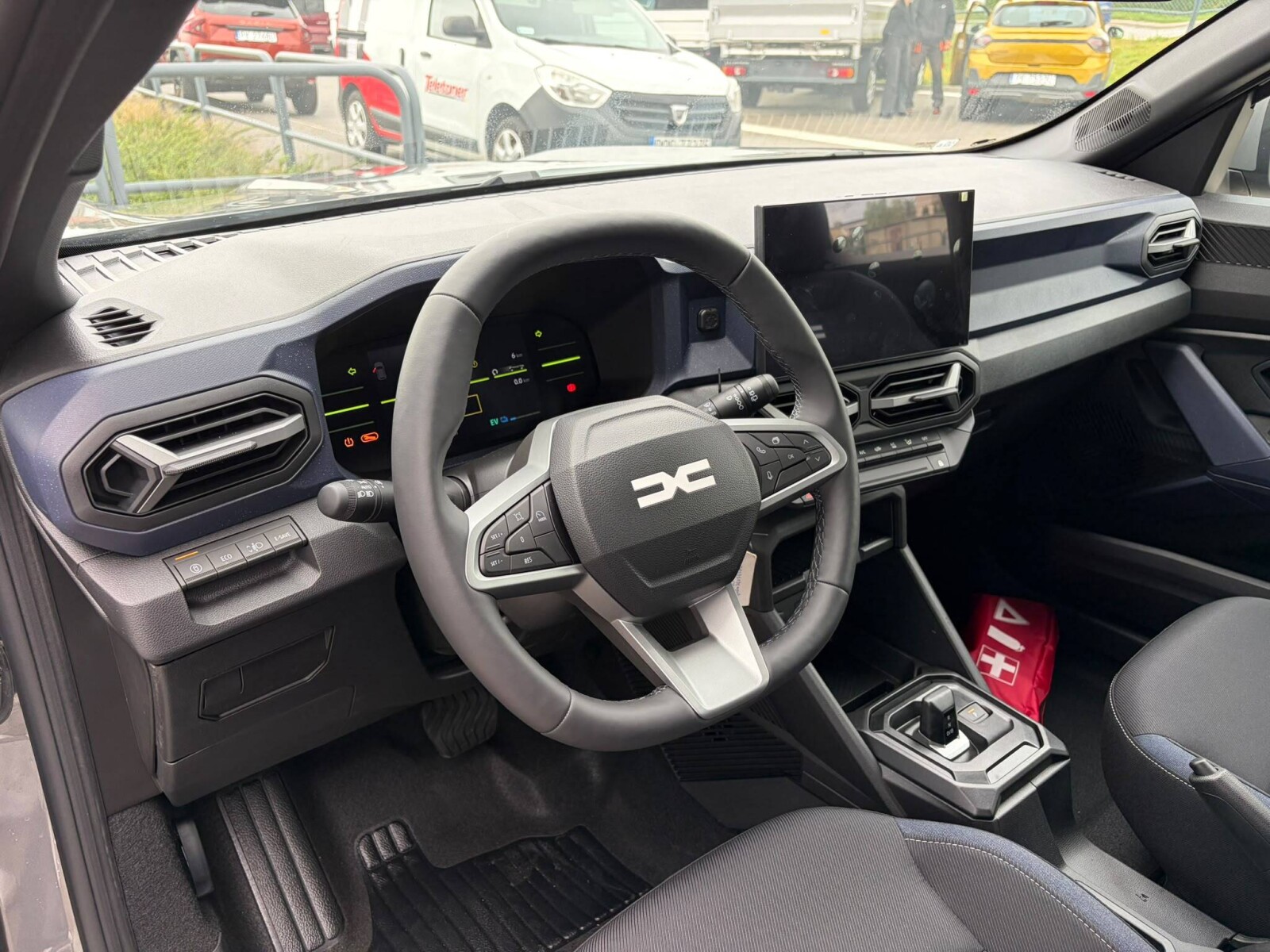 Maxus 1,2 manual rok 2015, 10 km, Polsko — foto 8 z 11