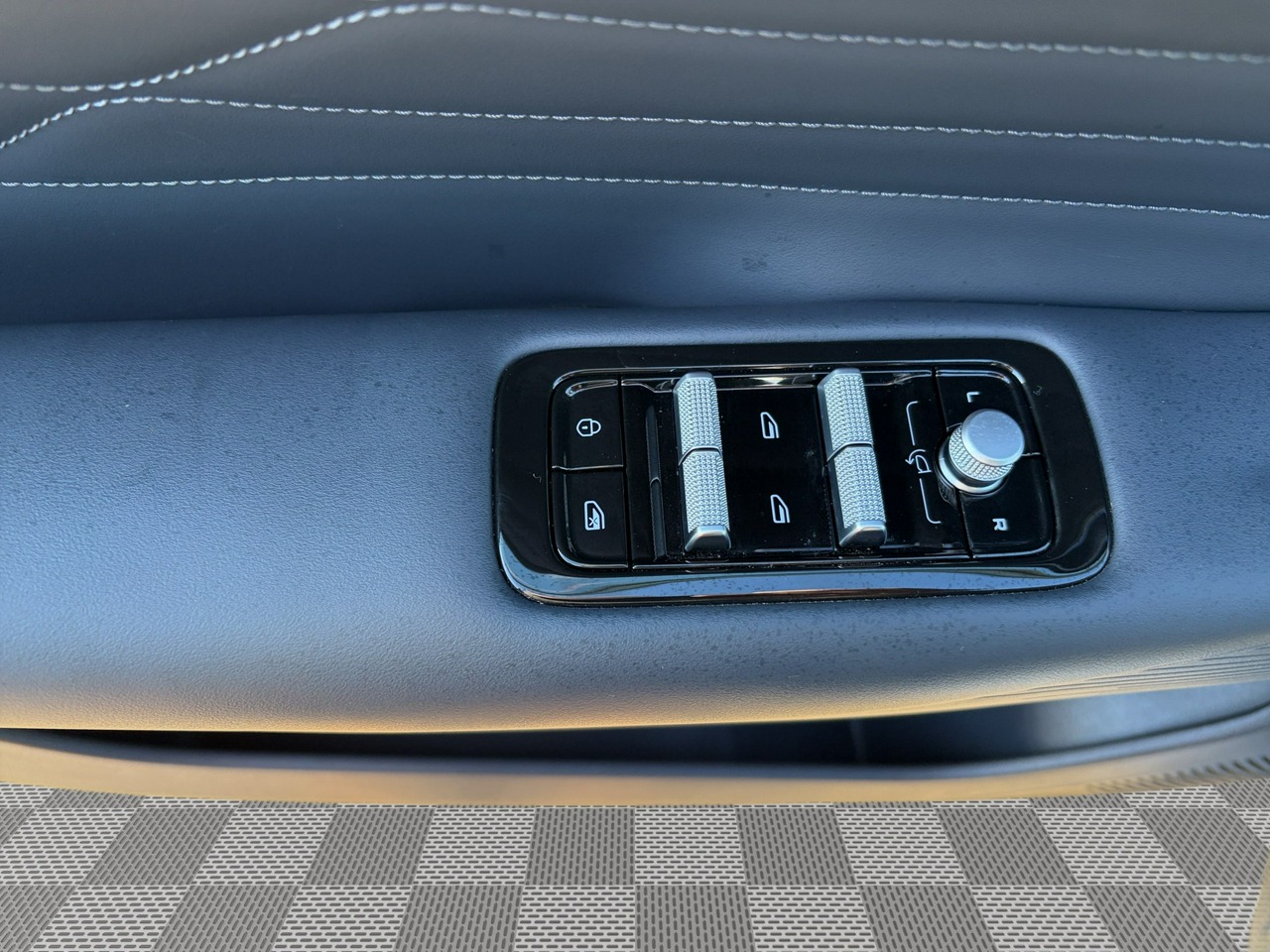 Geely Starray 1.5 193 kW automat rok 2025, 16 897 km, Polsko — foto 9 z 26