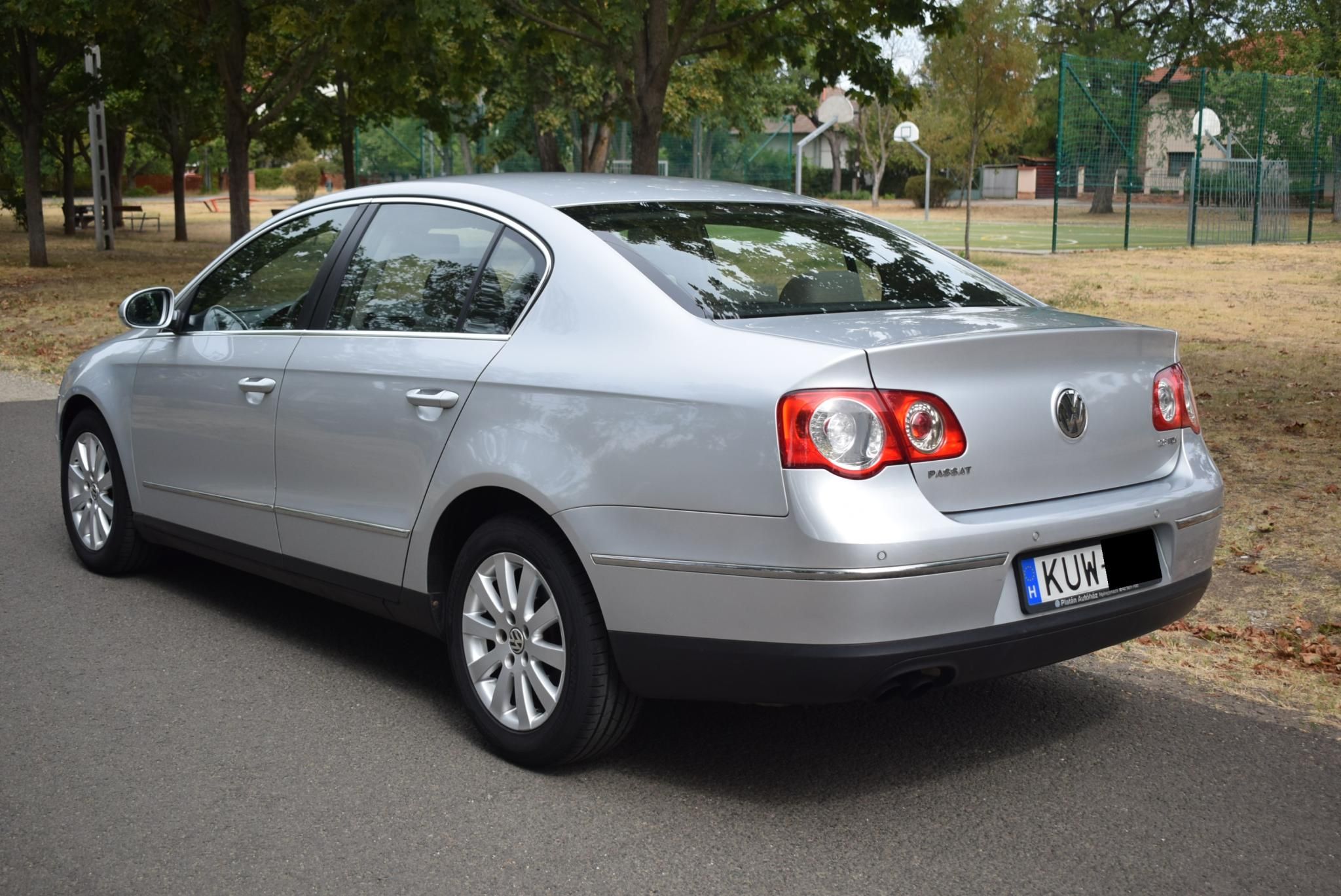 Volkswagen Passat 2.0 103 kW rok 2008, Maďarsko — foto 4 z 16