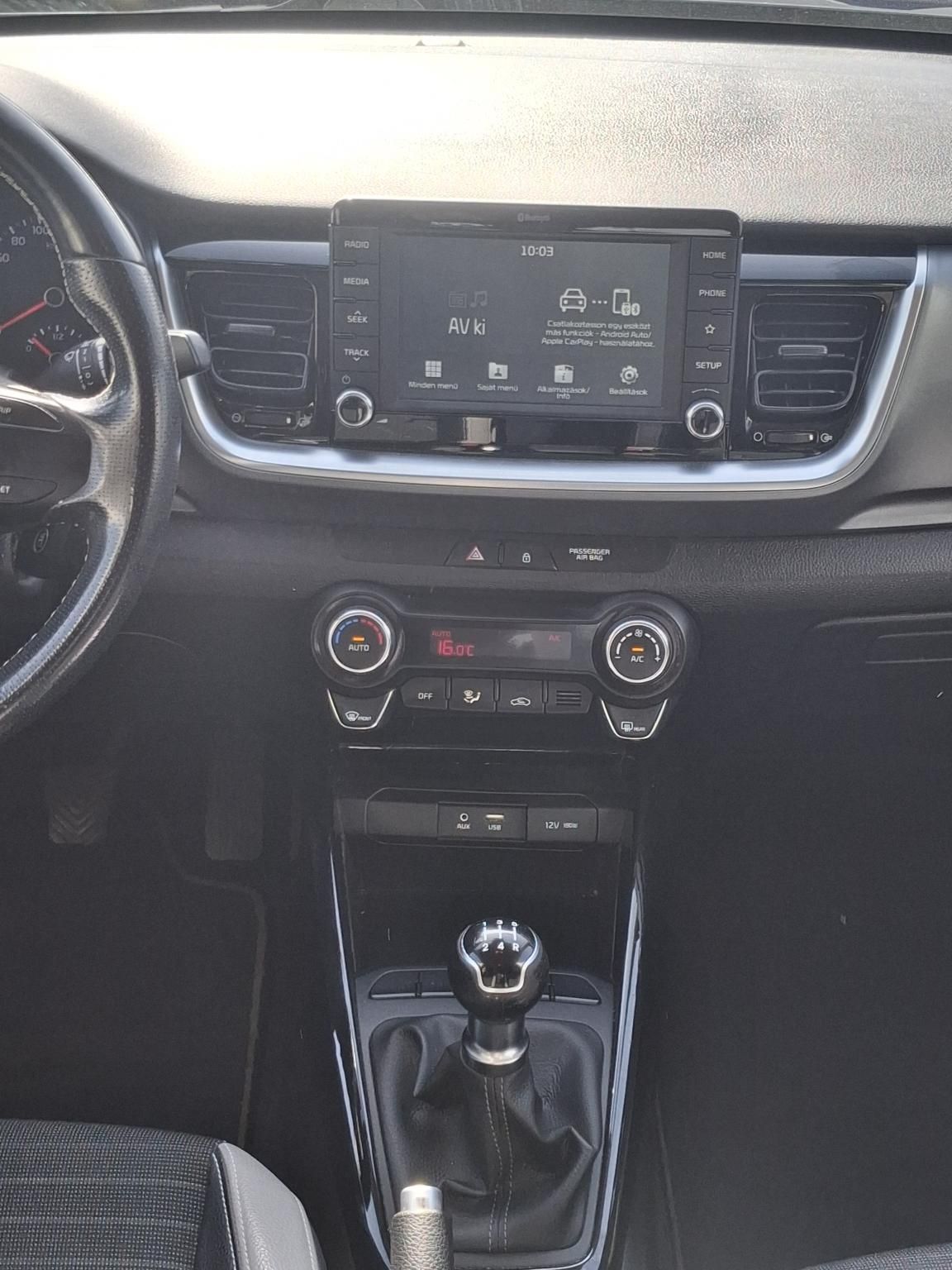 Kia Stonic 1,2 MPI 62 kW rok 2020, 156 452 km, Maďarsko — foto 10 z 26