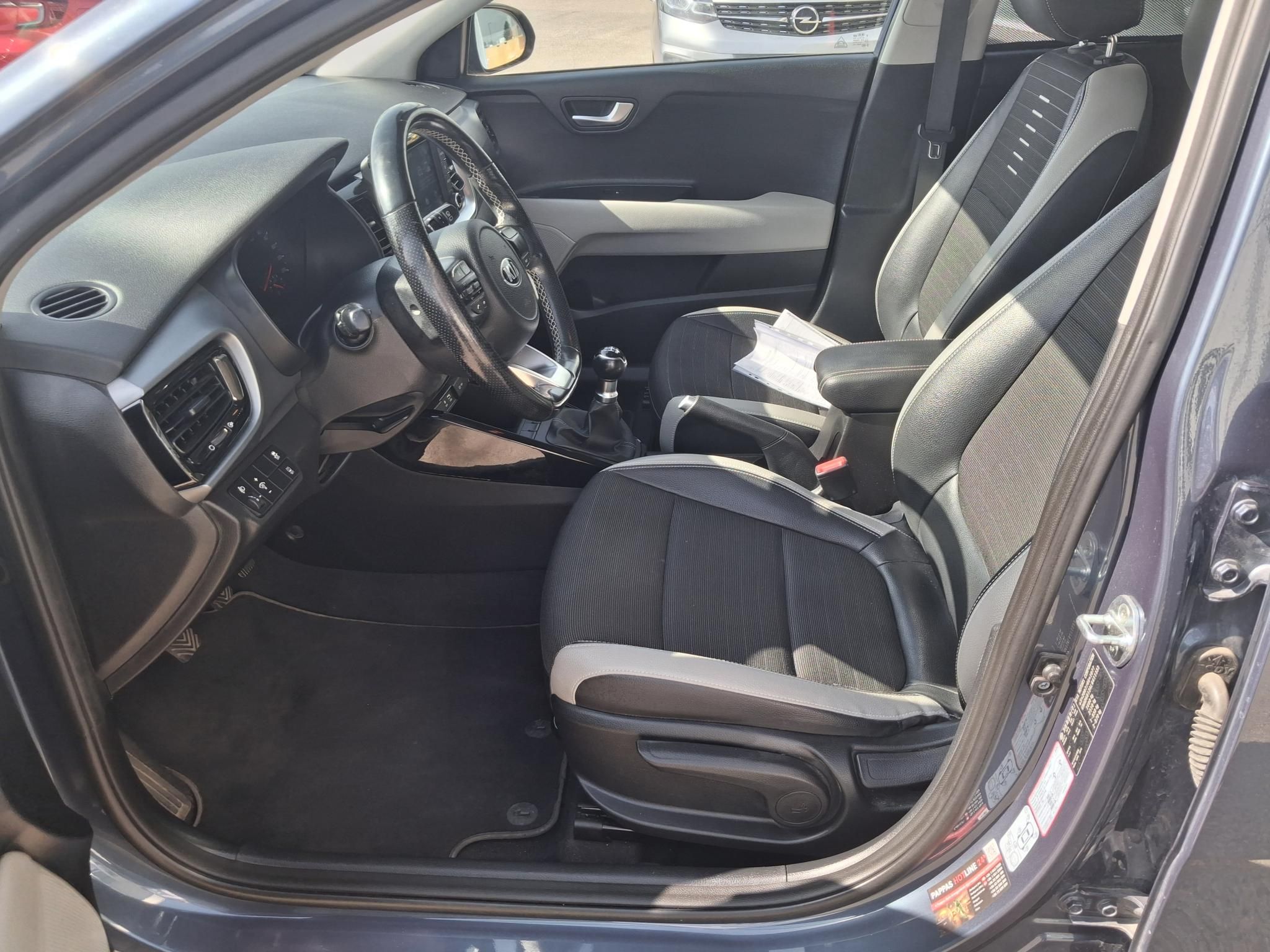 Kia Stonic 1,2 MPI 62 kW rok 2020, 156 452 km, Maďarsko — foto 11 z 26