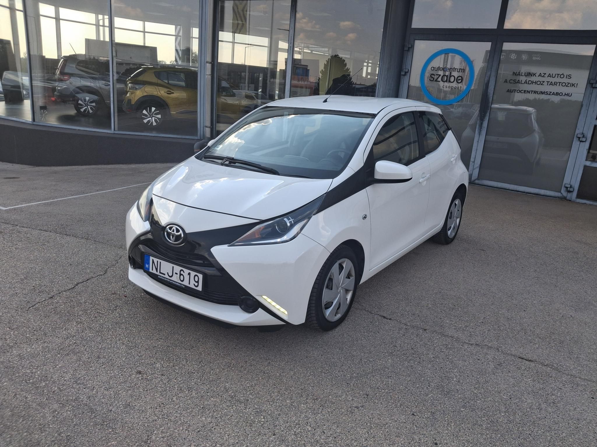 Kia Stonic 1,2 MPI 62 kW rok 2020, 156 452 km, Maďarsko — foto 13 z 26