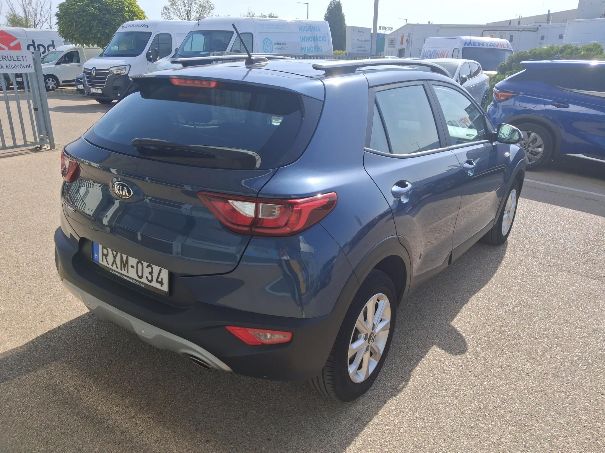 Kia Stonic 1,2 MPI 62 kW rok 2020, 156 452 km, Maďarsko — foto 4 z 26