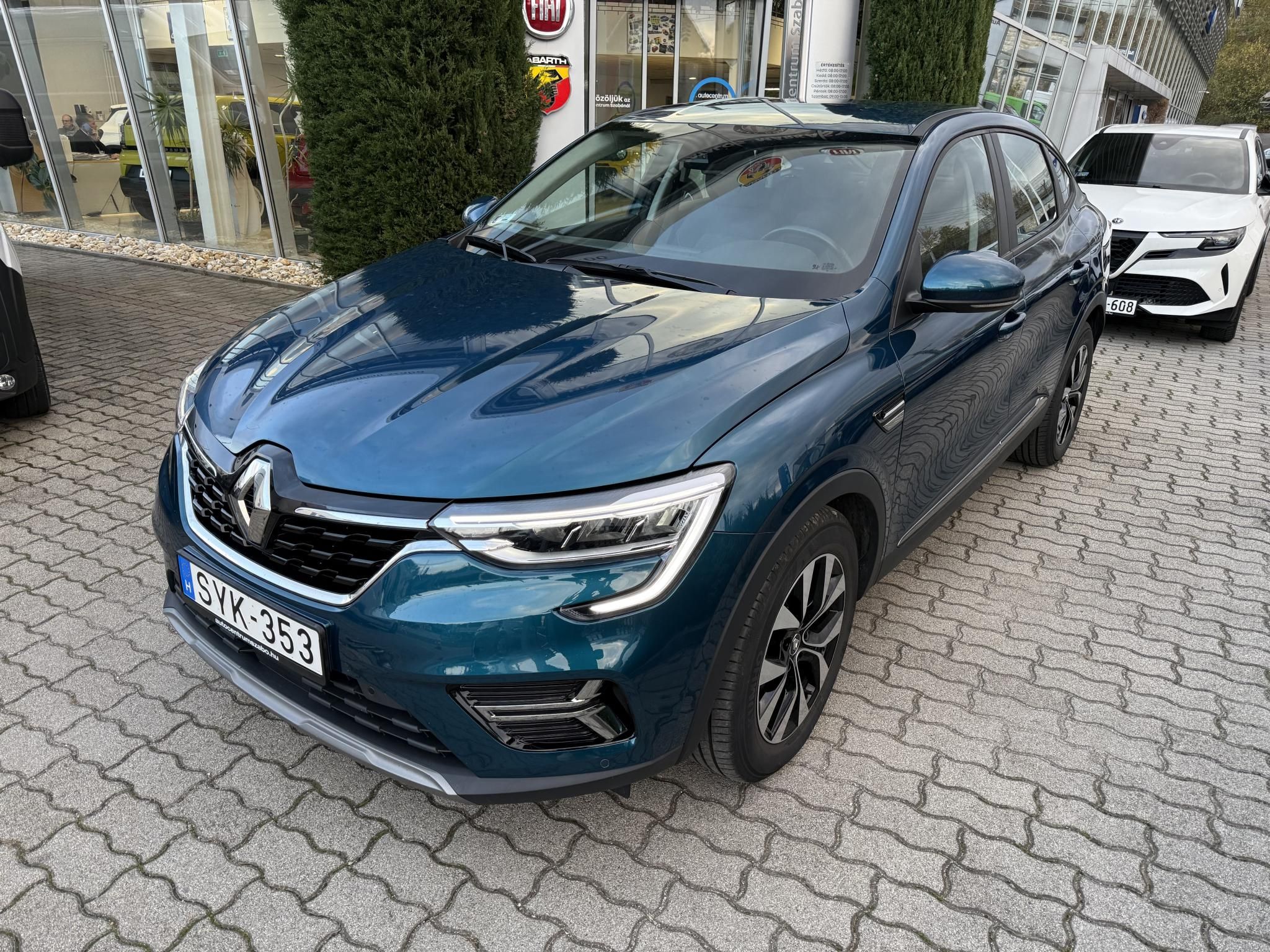 Kia Xceed 1,5 GDI 103 kW rok 2024, zlatá, 46 337 km, Maďarsko — foto 14 z 24