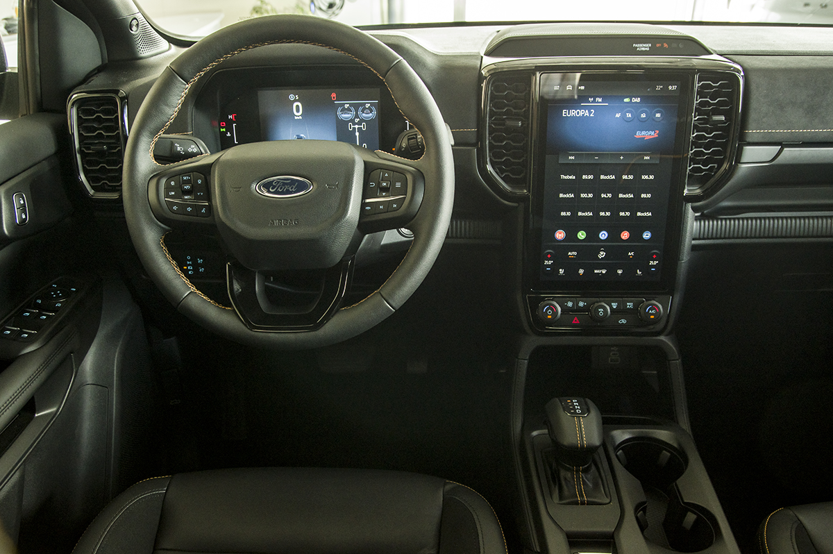 Ford Transit Custom Duratec 2.5 D PHEV 171kW CVT rok 2025, Slovensko — foto 7 z 27