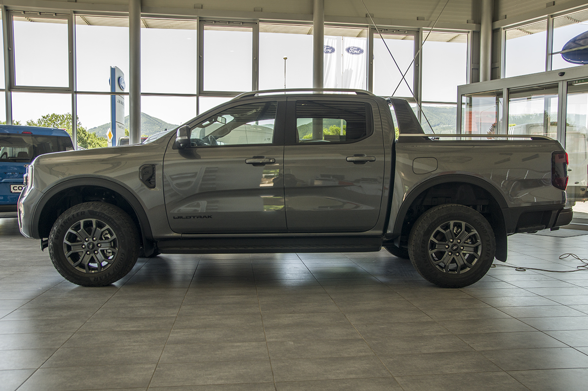 Ford Custom Ci Eb AWD 2.0 TD 125kW automat rok 2025, Slovensko — foto 3 z 10