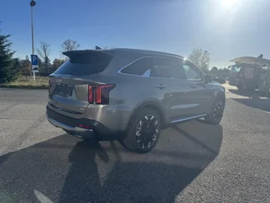 Kia Sorento 4x4 2.2 CRDi automat rok 2025, Slovensko — foto 5 z 18