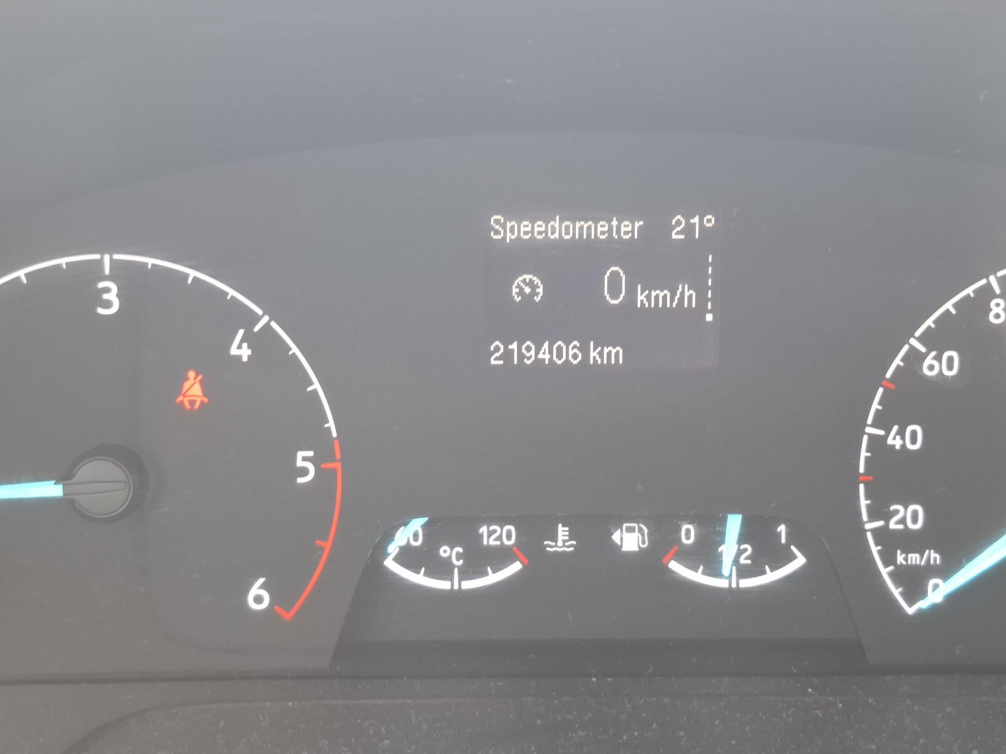 Ford Transit Custom Ci 2.0 TD 96 kW manuál rok 2019, Maďarsko — foto 12 z 29