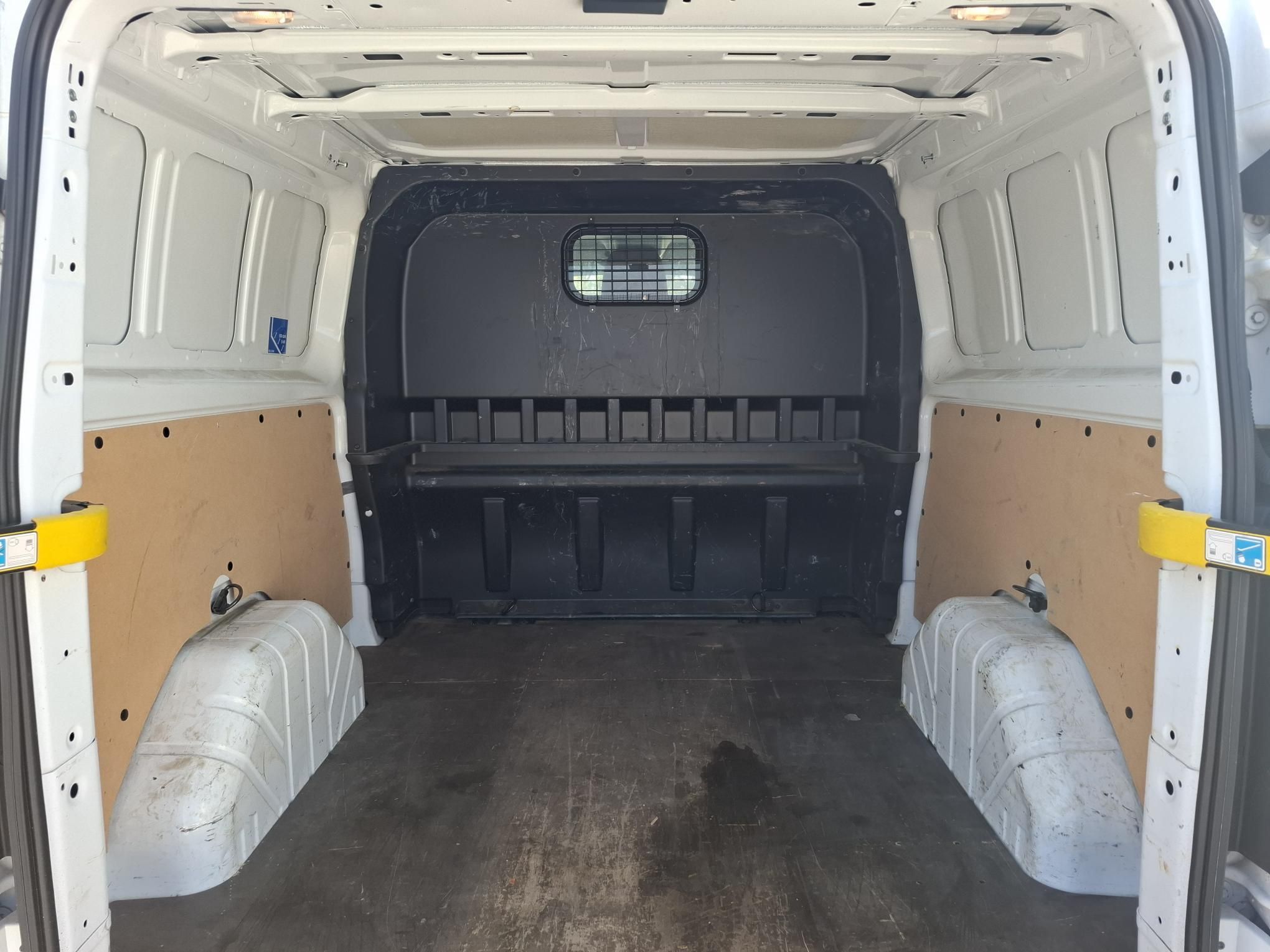 Ford Transit Custom Ci 2.0 TD 96 kW manuál rok 2019, Maďarsko — foto 3 z 29