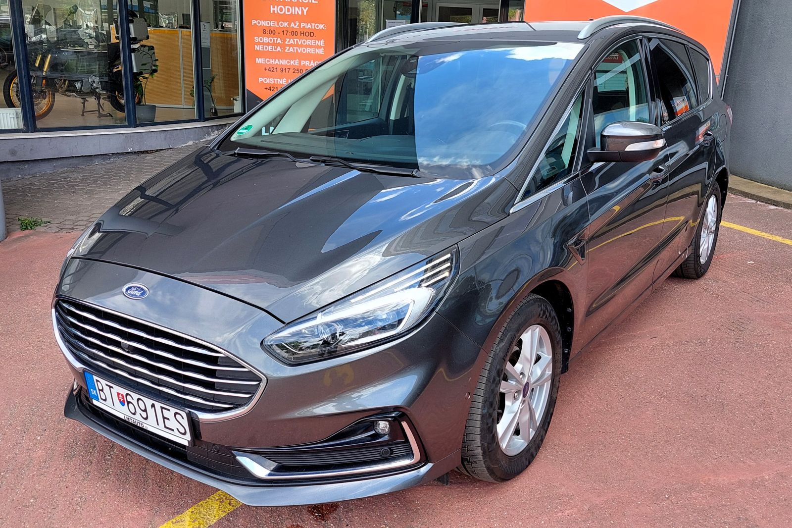 Ford S-Max Duratec Hybrid 2.5 D 140kW CVT, 173 294 km, Slovensko — foto 2 z 45