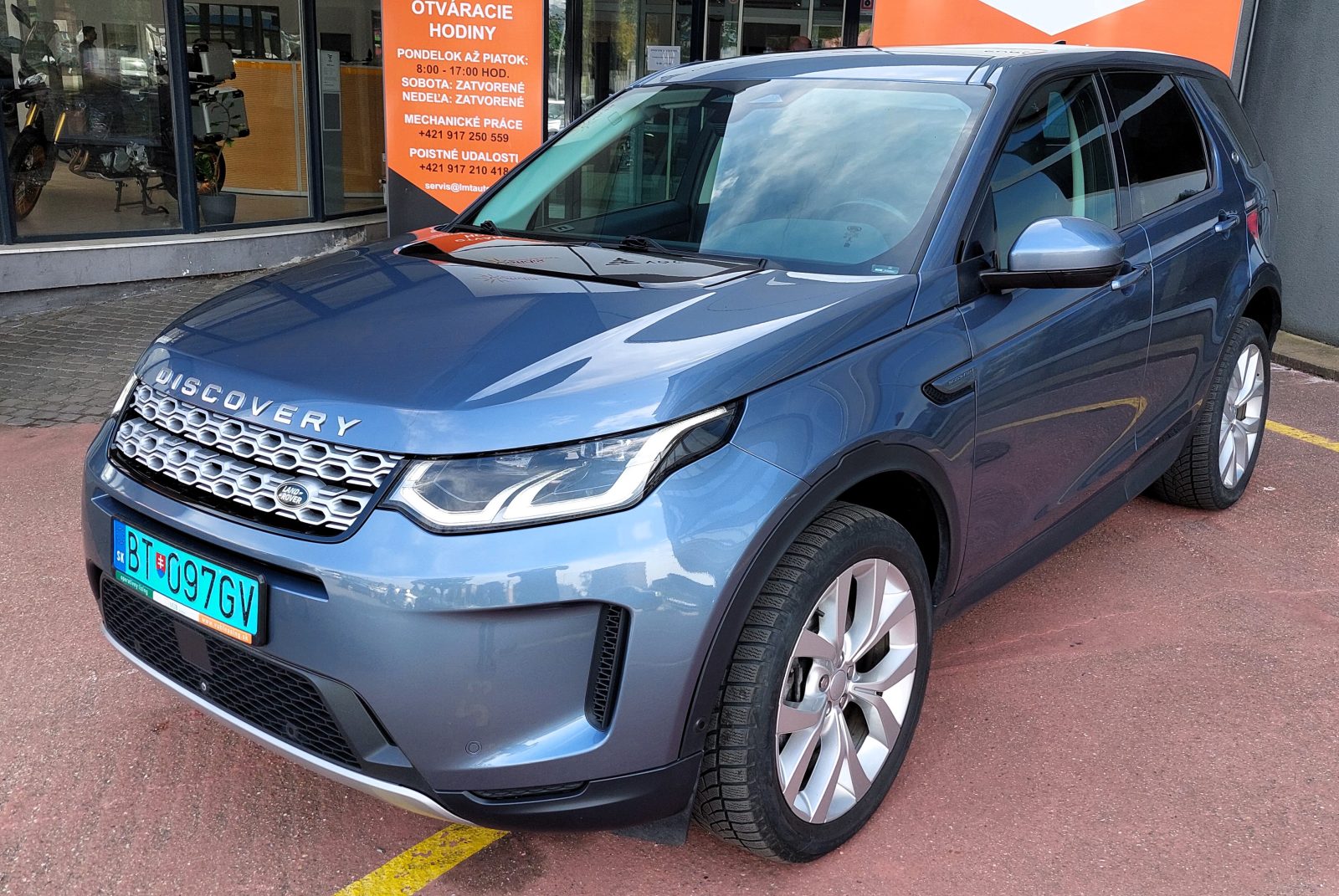 Land Rover Discovery Sport Awd 1.5 PHEV, 83 301 km, Slovensko — foto 2 z 38