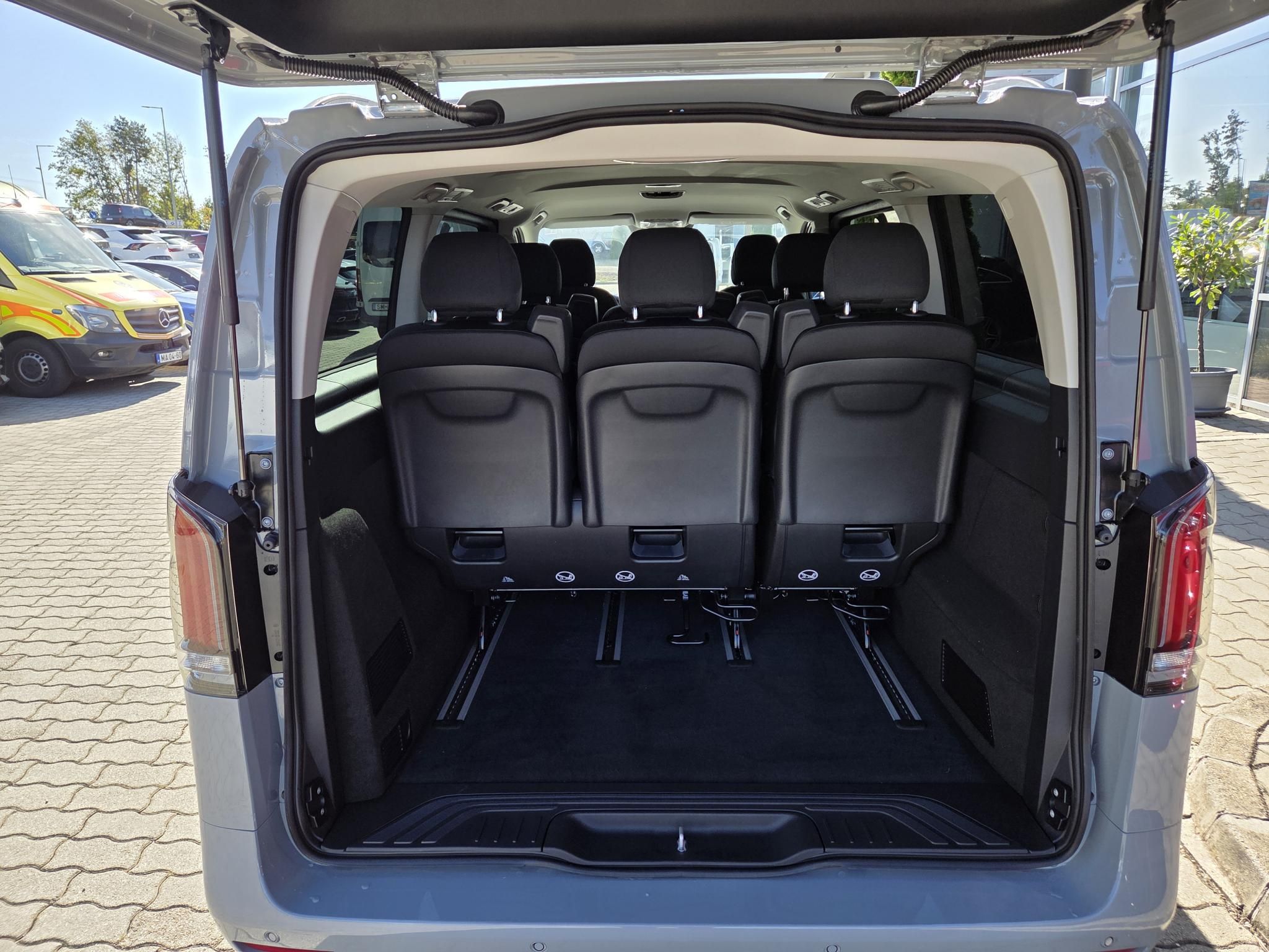 Mercedes-Benz Vito 2,0 CDI 120 kW automat rok 2026, Maďarsko — foto 10 z 10
