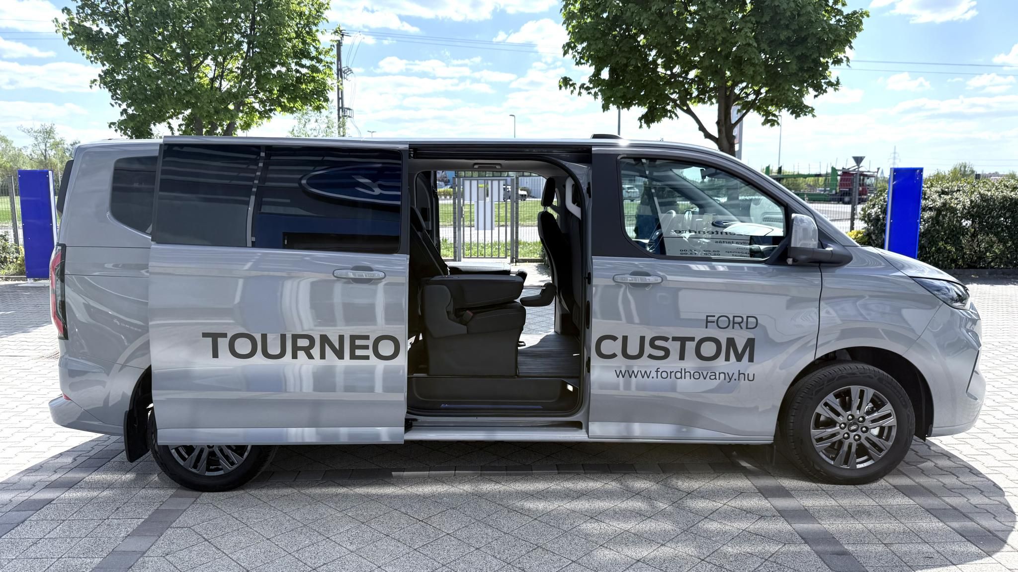 Ford Transit Tourneo Custom 2.0 TD 125 kW rok 2026, 919 km, Maďarsko — foto 9 z 35
