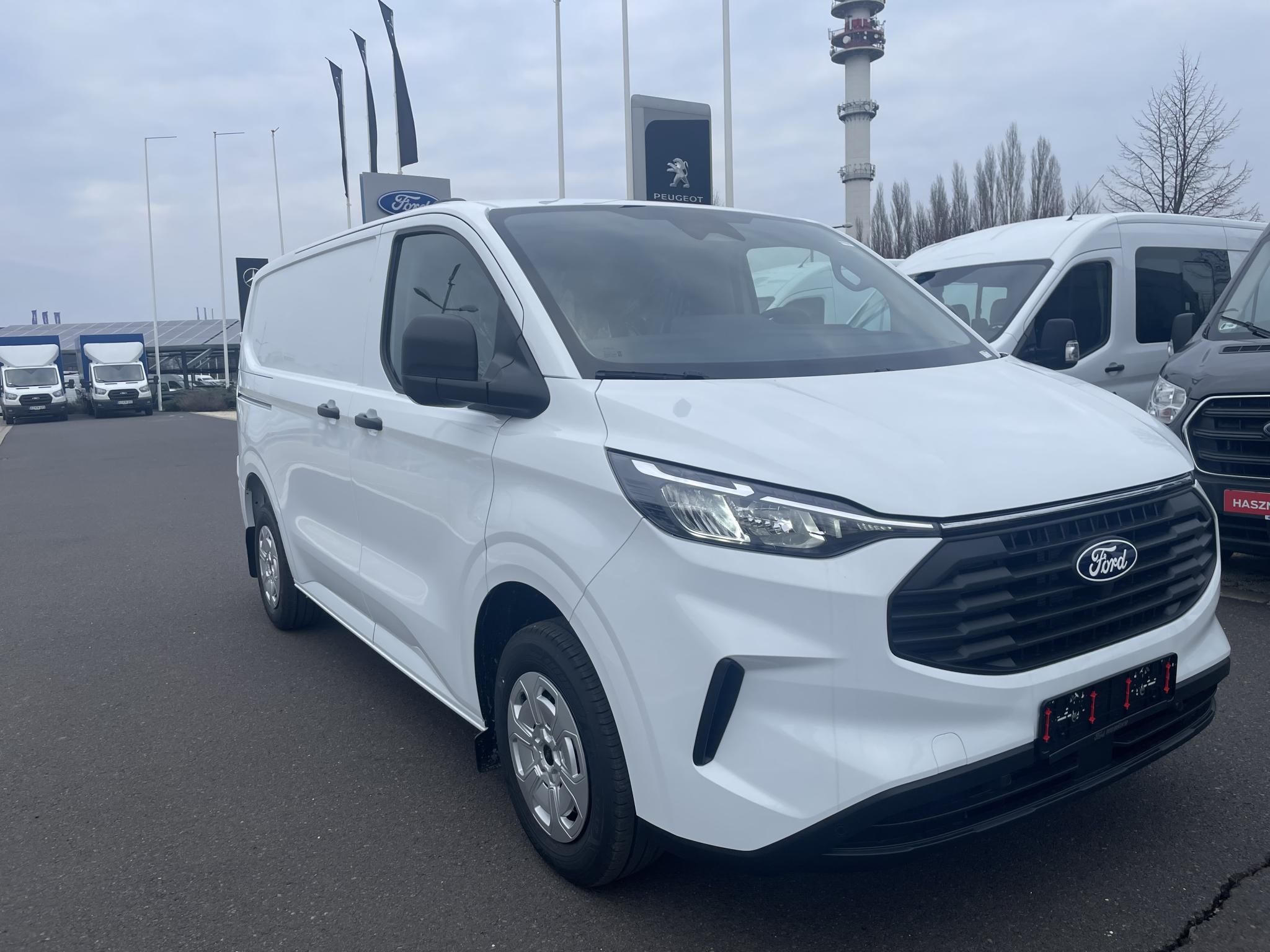 Ford Transit Tourneo Custom 2.0 TD 125 kW rok 2026, 1 km, Maďarsko — foto 12 z 32