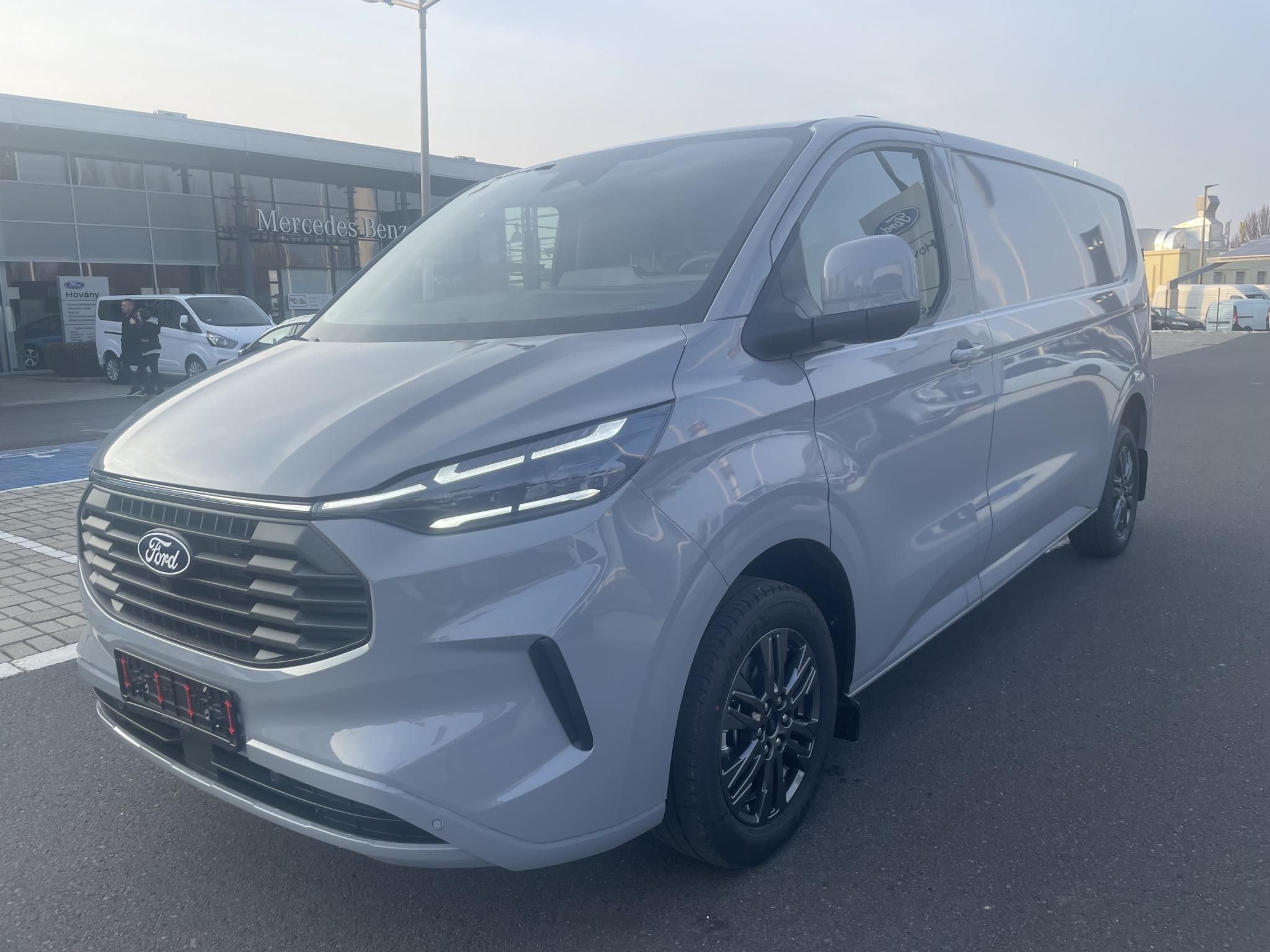 Ford Transit Tourneo Custom 2.0 TD 125 kW rok 2026, 1 km, Maďarsko — foto 9 z 32