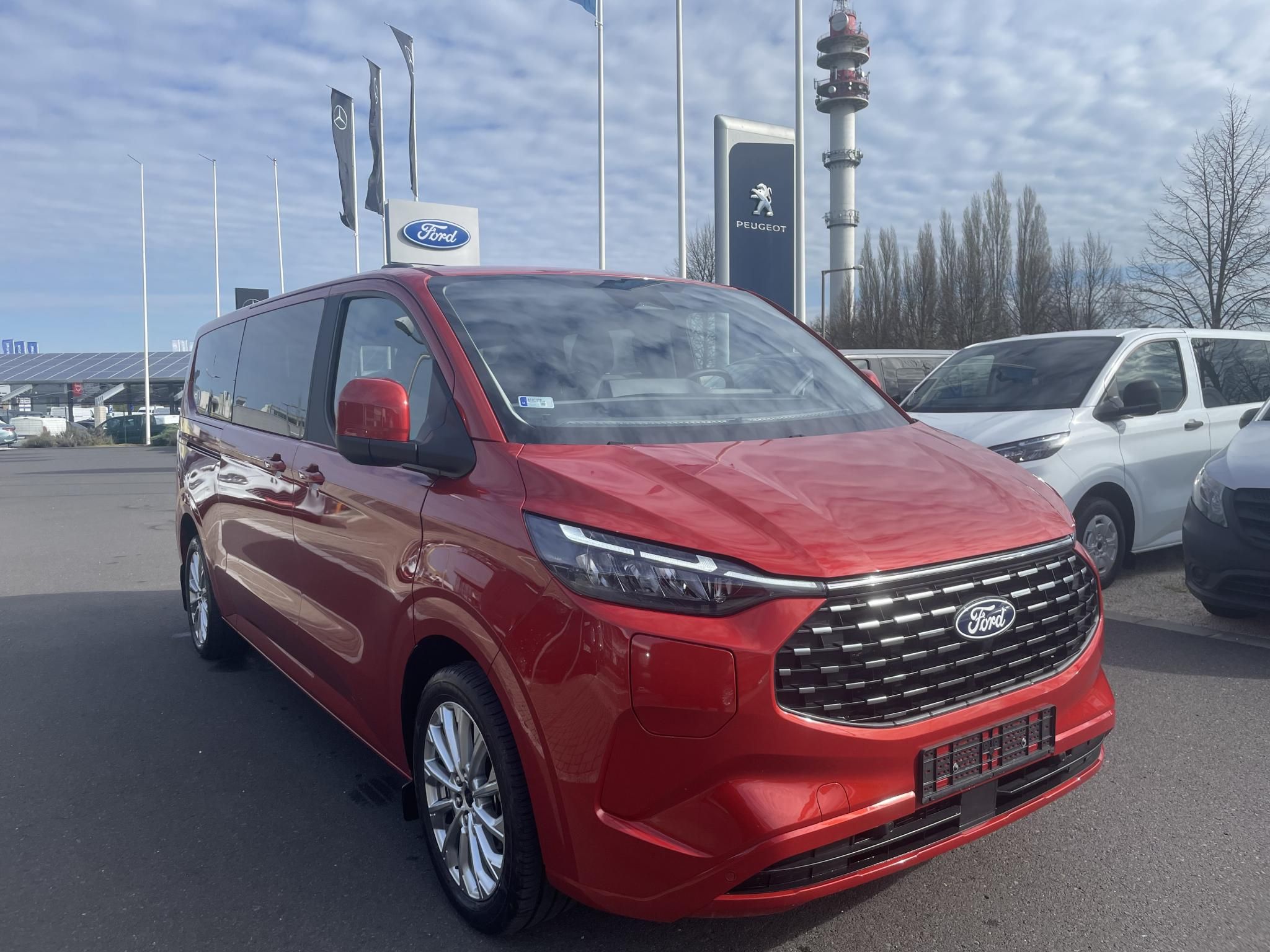Ford Transit Tourneo Custom 160 kW automat rok 2026, 3 km, Maďarsko — foto 14 z 31