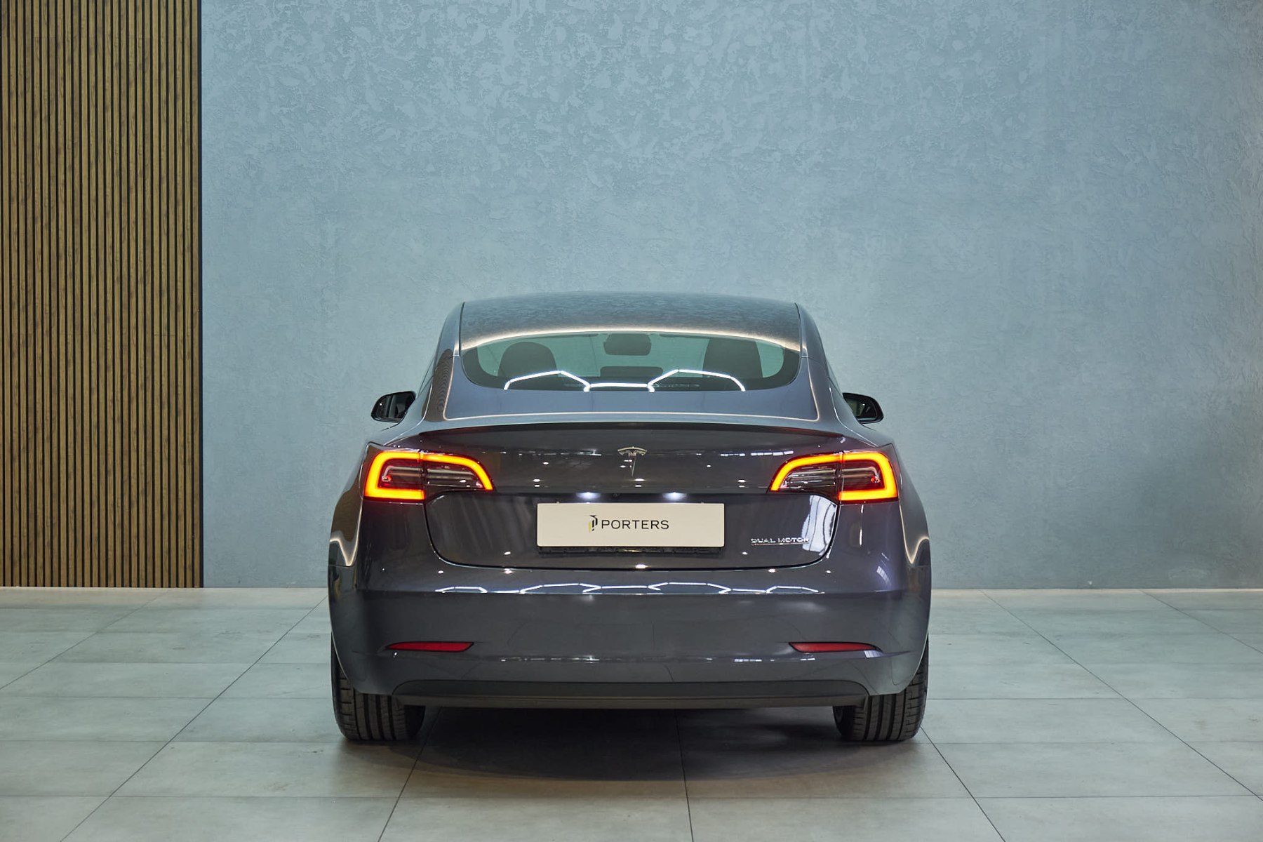 Tesla Model 3 366 kW automat, Slovensko — foto 4 z 12