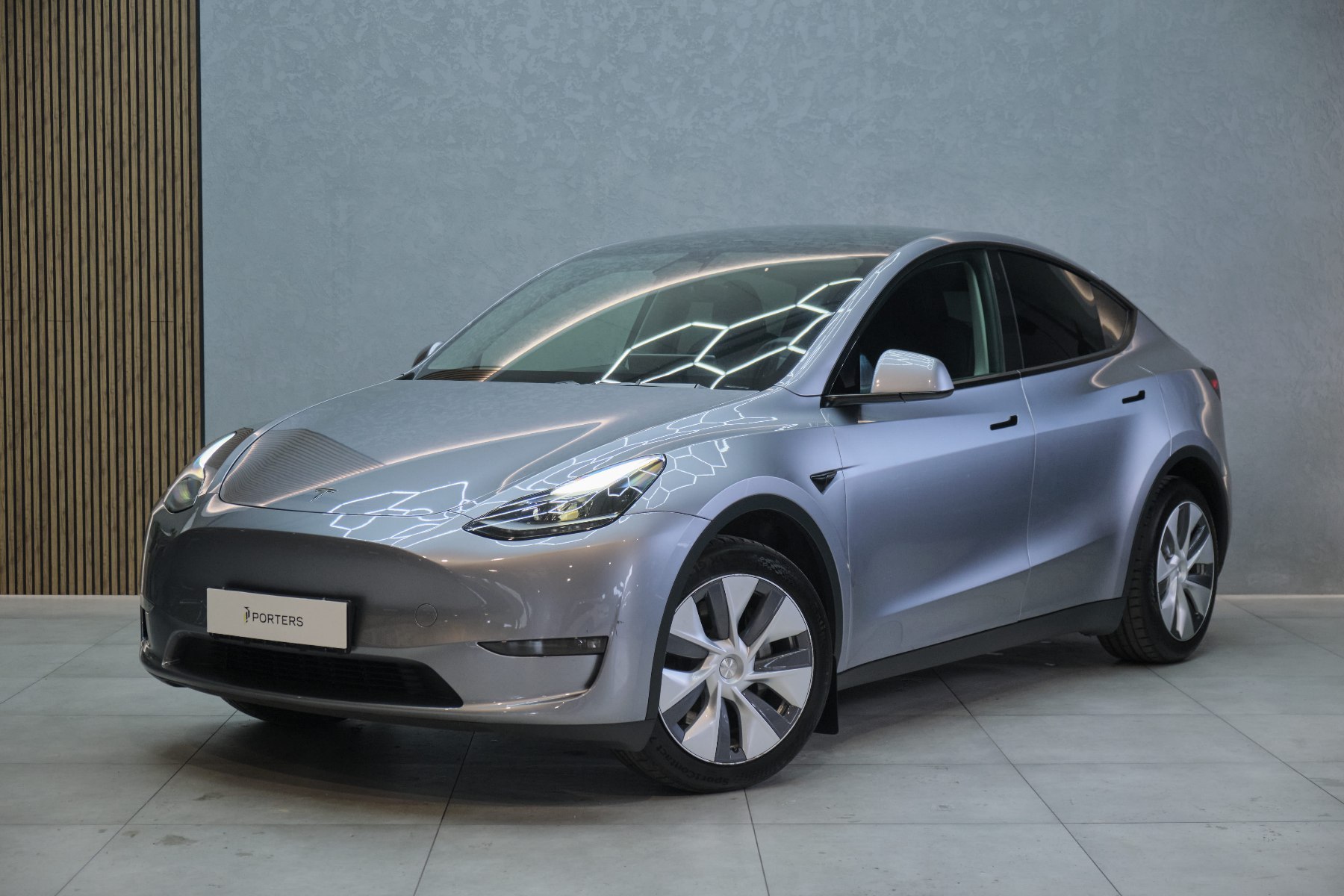 Tesla Model 3 366 kW automat, Slovensko — foto 11 z 12