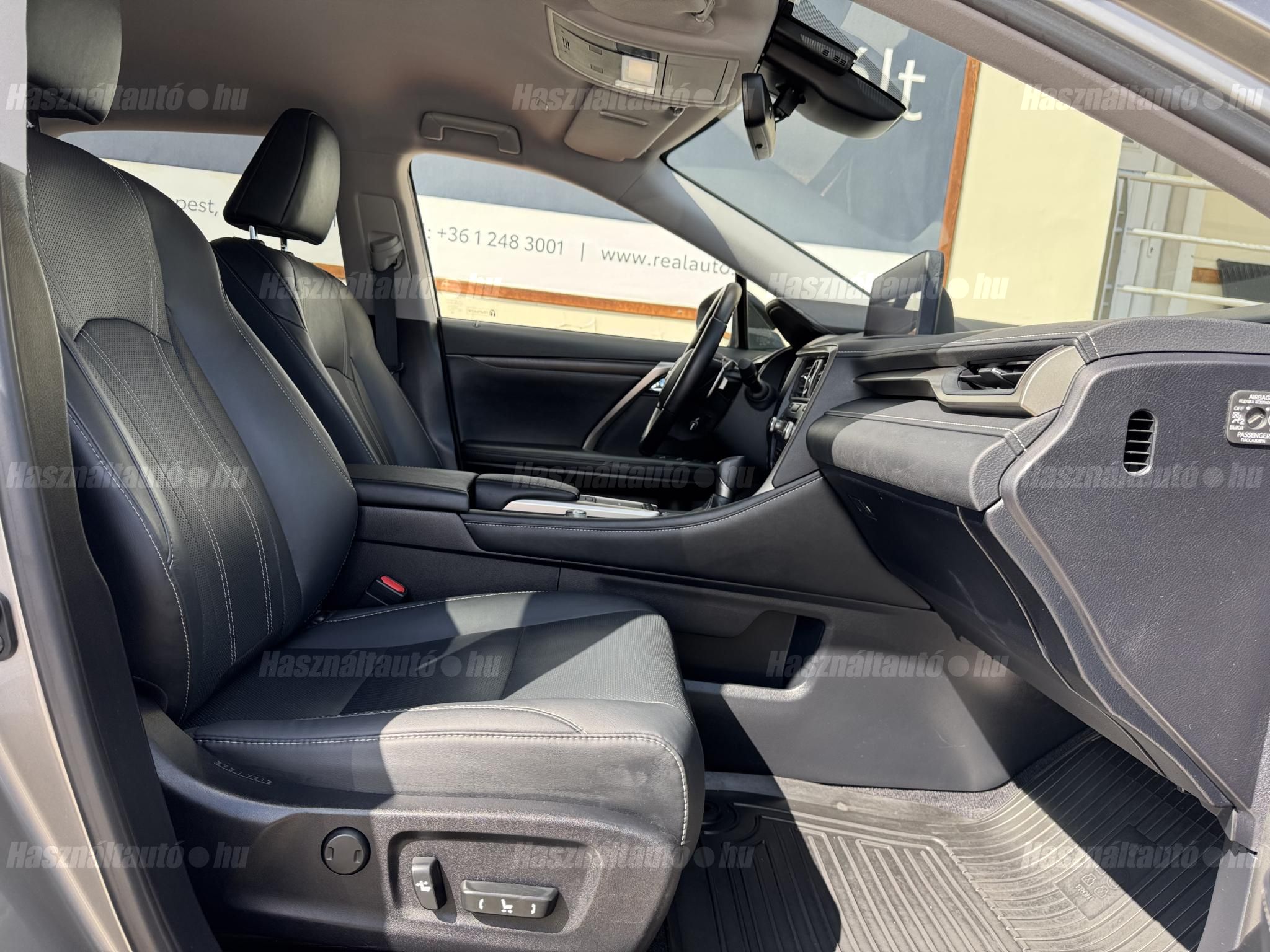 Lexus 17 4x4 3,5 193 kW automat, Maďarsko — foto 10 z 12