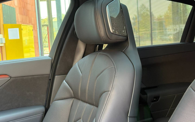 BMW Rad 7 xDrive 3,0 294 kW automat, 78 479 km, Slovensko — foto 16 z 32